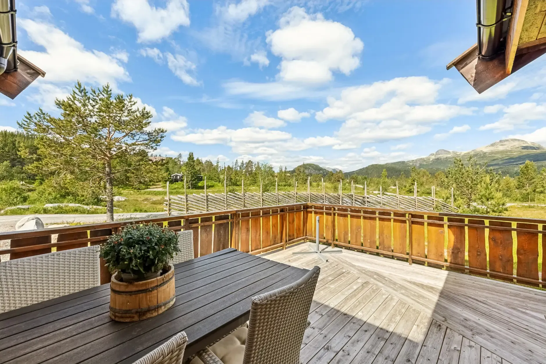 Modern 5-Bedroom Cabin with Sauna and Spacious Terraces in Tuddal, Norway - Image 3