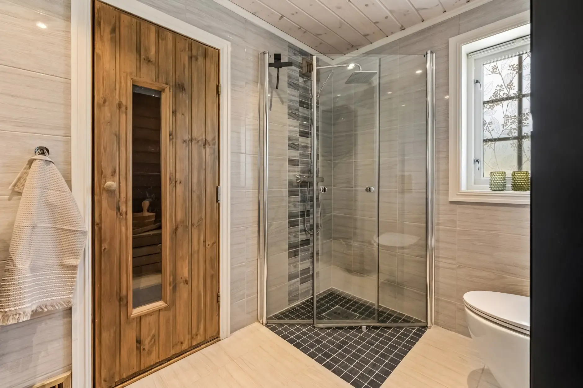 Modern 5-Bedroom Cabin with Sauna and Spacious Terraces in Tuddal, Norway - View image 18 of 35