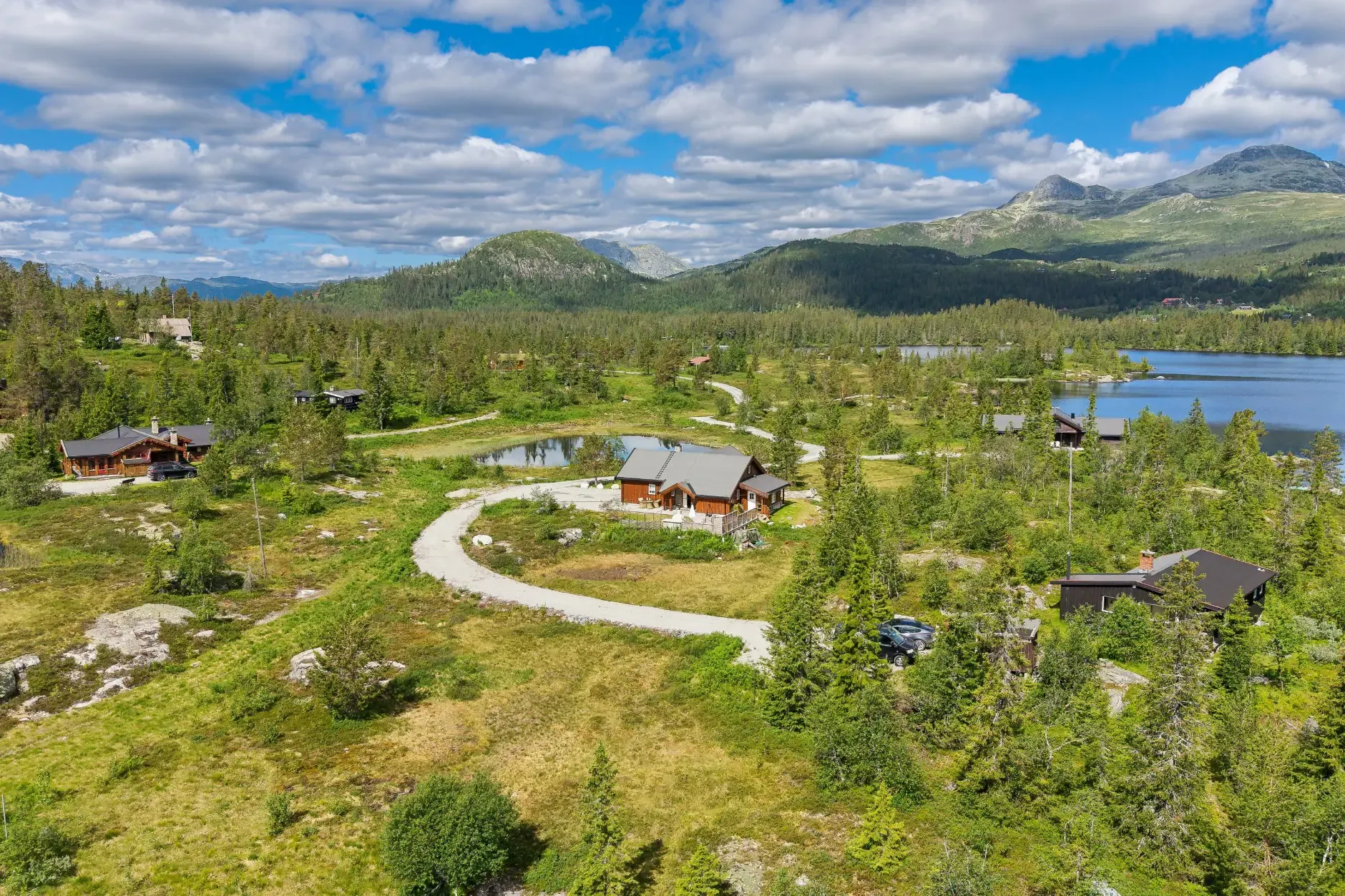 Modern 5-Bedroom Cabin with Sauna and Spacious Terraces in Tuddal, Norway - View image 32 of 35