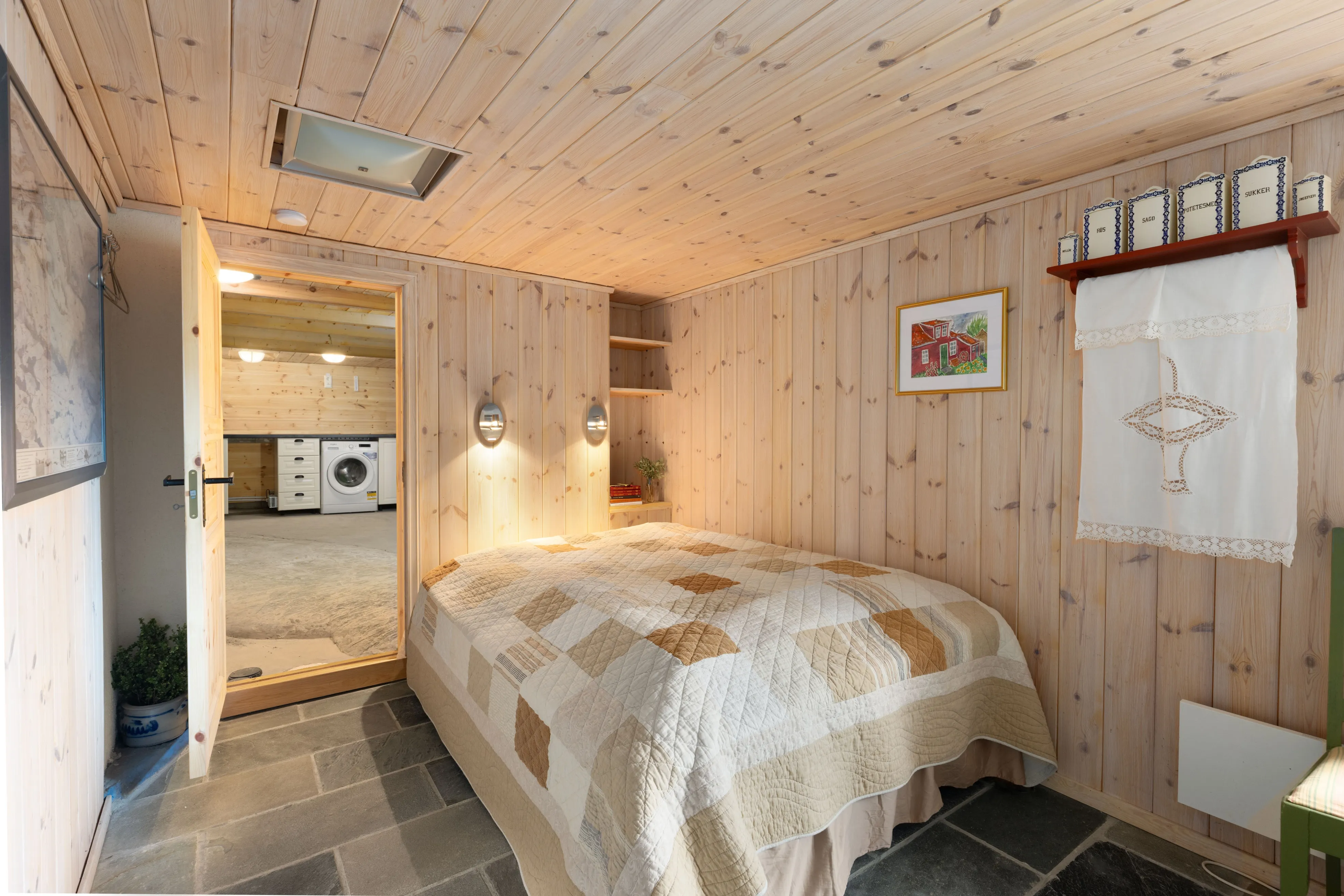1990s Norwegian Cabin with Panoramic Views and Terrace in Ustaoset - View image 19 of 41