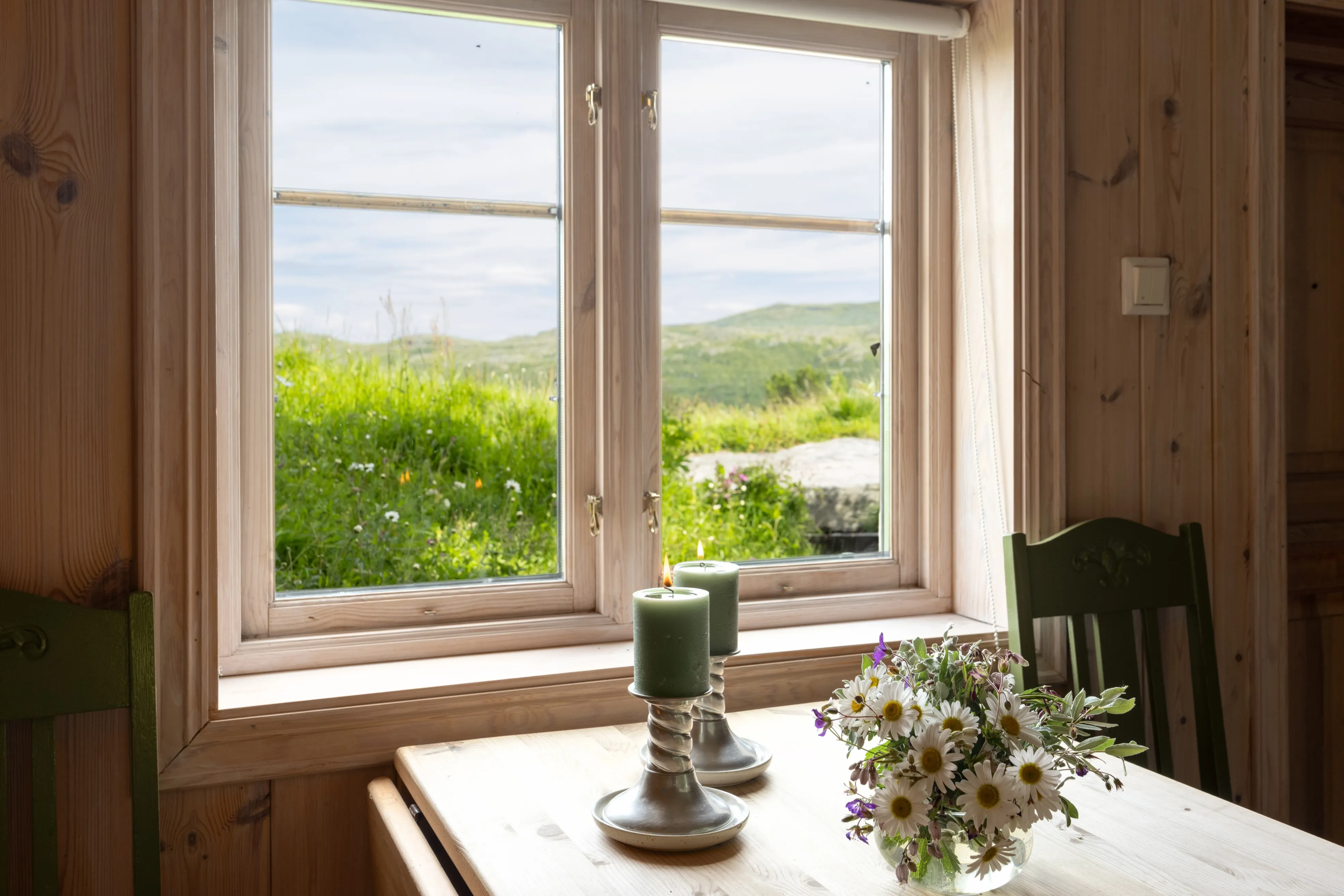 1990s Norwegian Cabin with Panoramic Views and Terrace in Ustaoset - View image 20 of 41