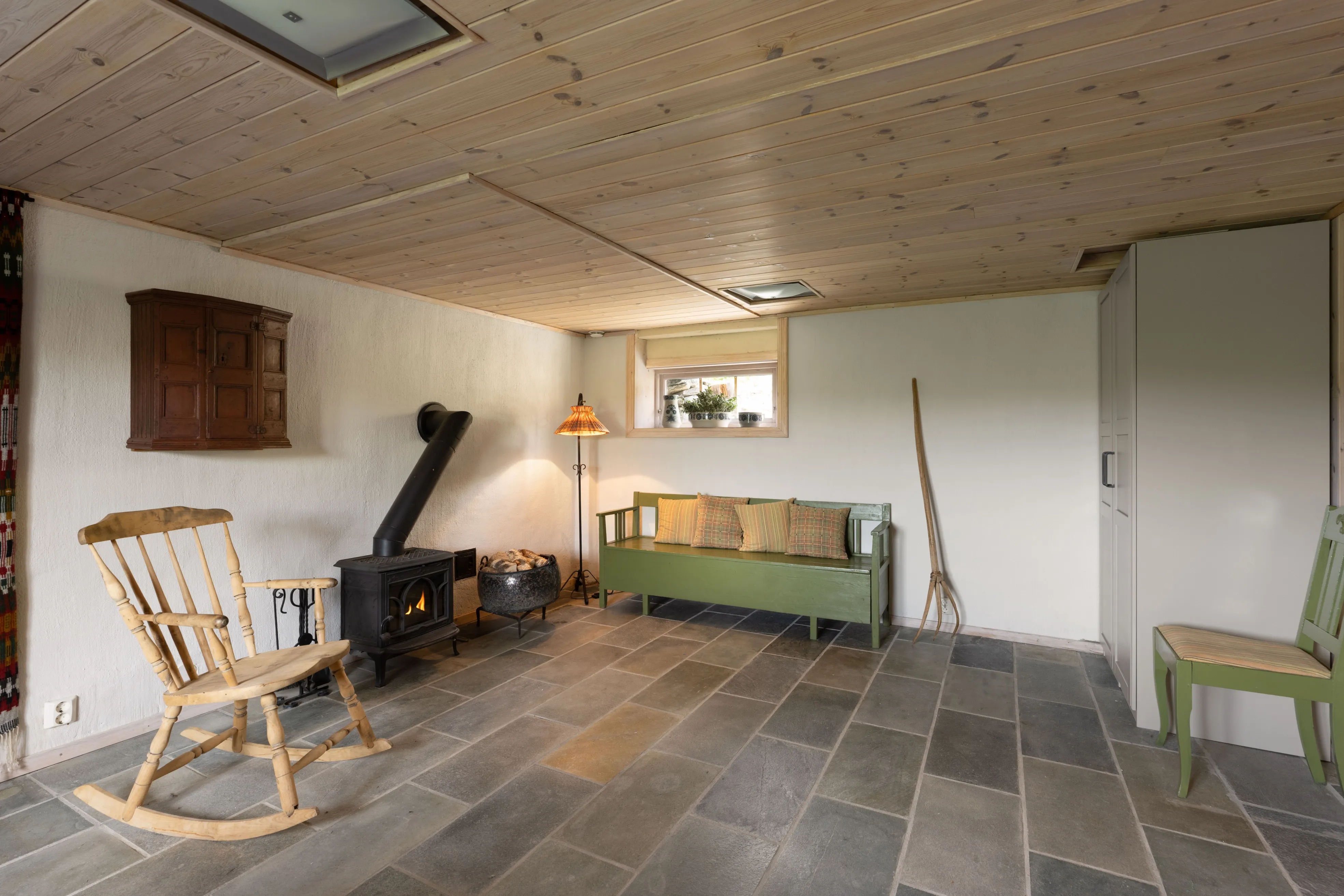 1990s Norwegian Cabin with Panoramic Views and Terrace in Ustaoset - View image 22 of 41