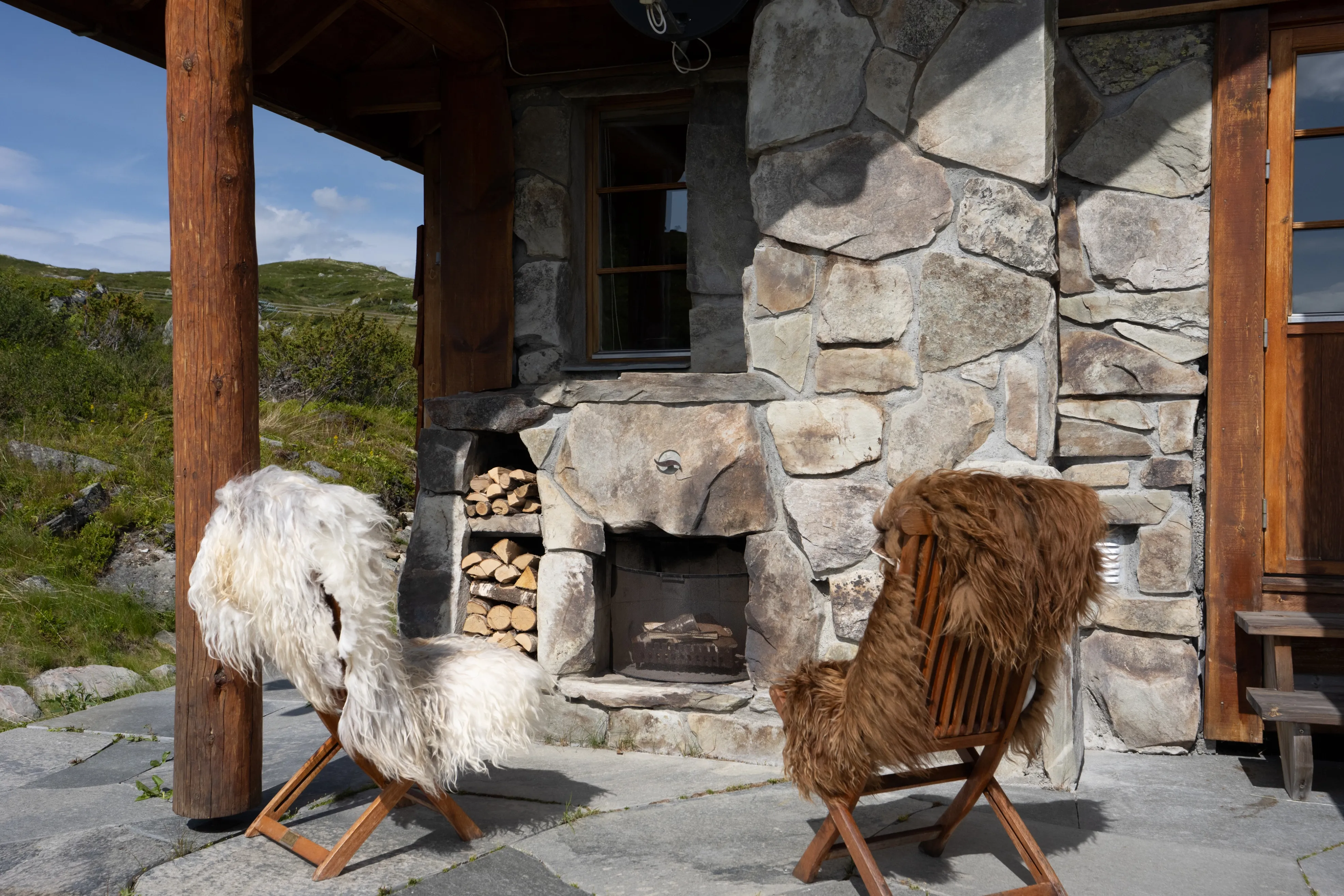1990s Norwegian Cabin with Panoramic Views and Terrace in Ustaoset - View image 25 of 41