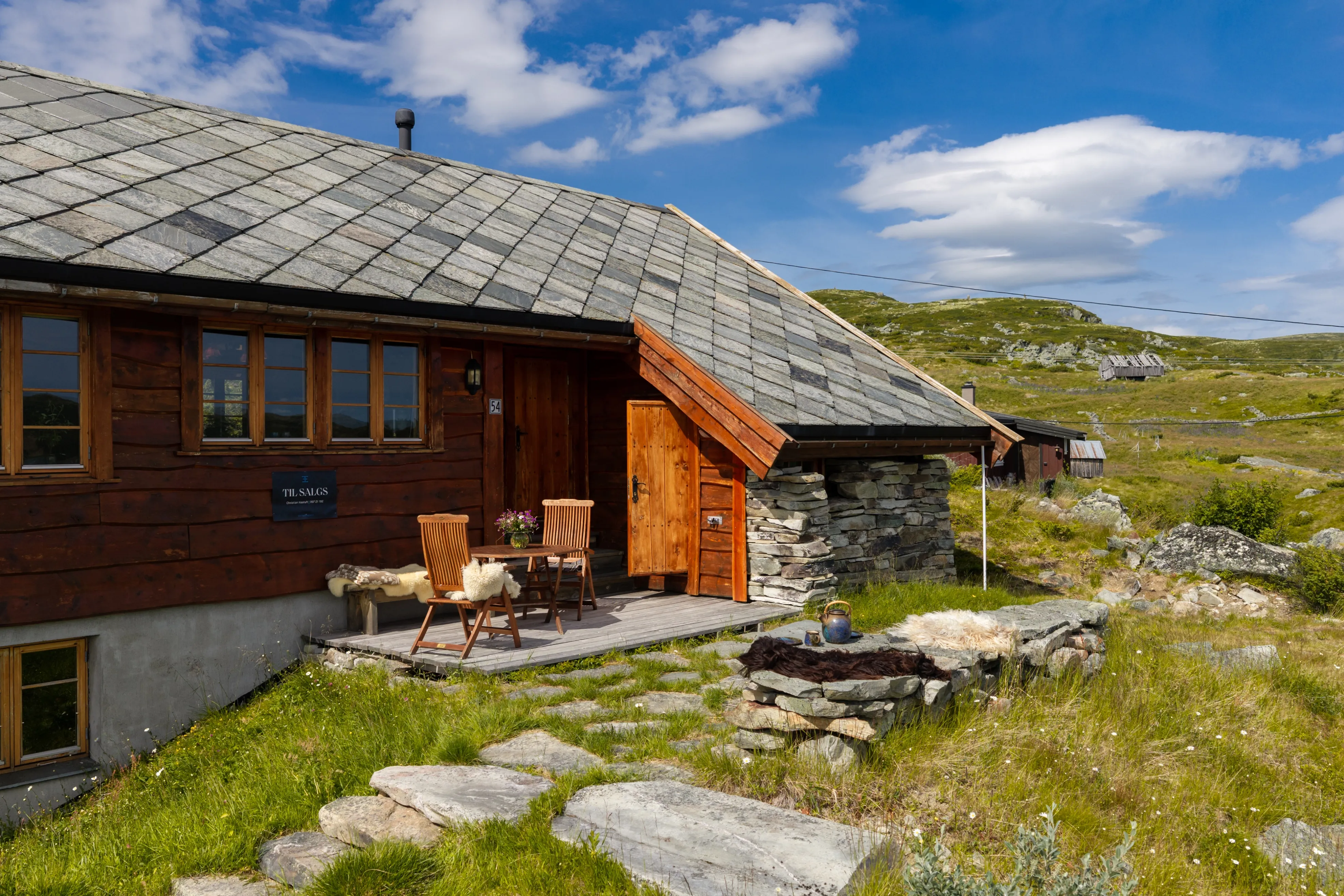 1990s Norwegian Cabin with Panoramic Views and Terrace in Ustaoset - View image 26 of 41