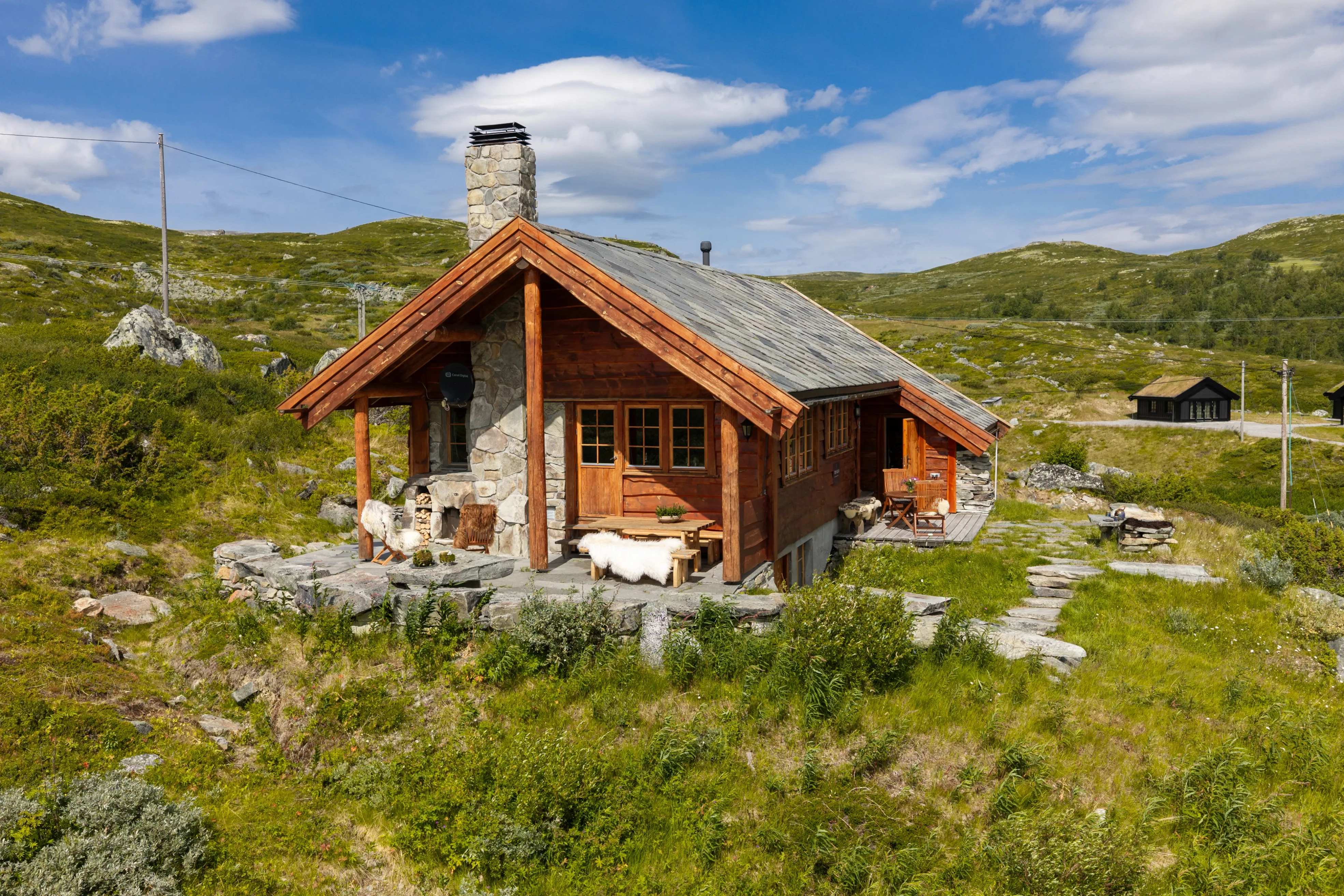 1990s Norwegian Cabin with Panoramic Views and Terrace in Ustaoset - View image 28 of 41