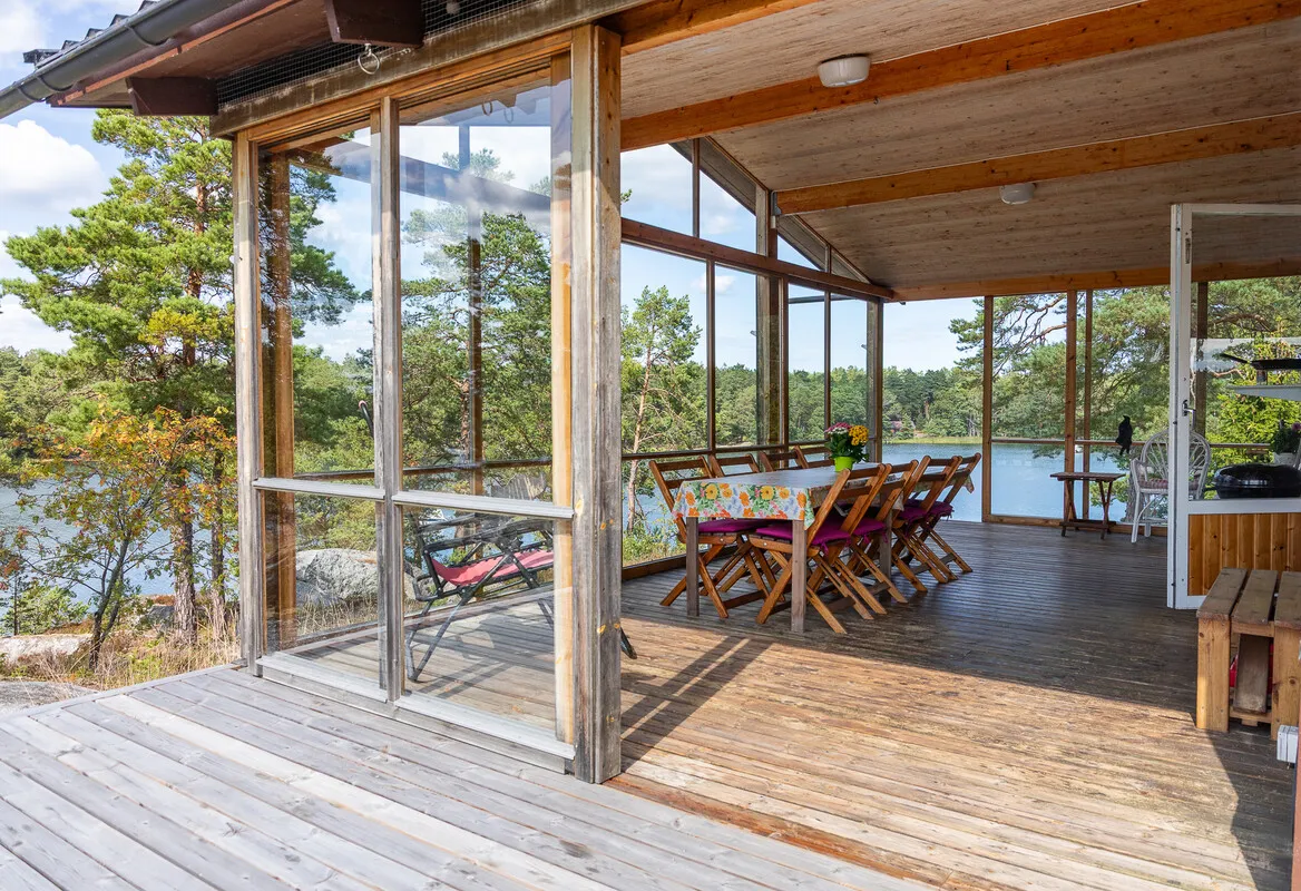 1970s Swedish Island House with Expansive Garden and Terrace - View image 10 of 48