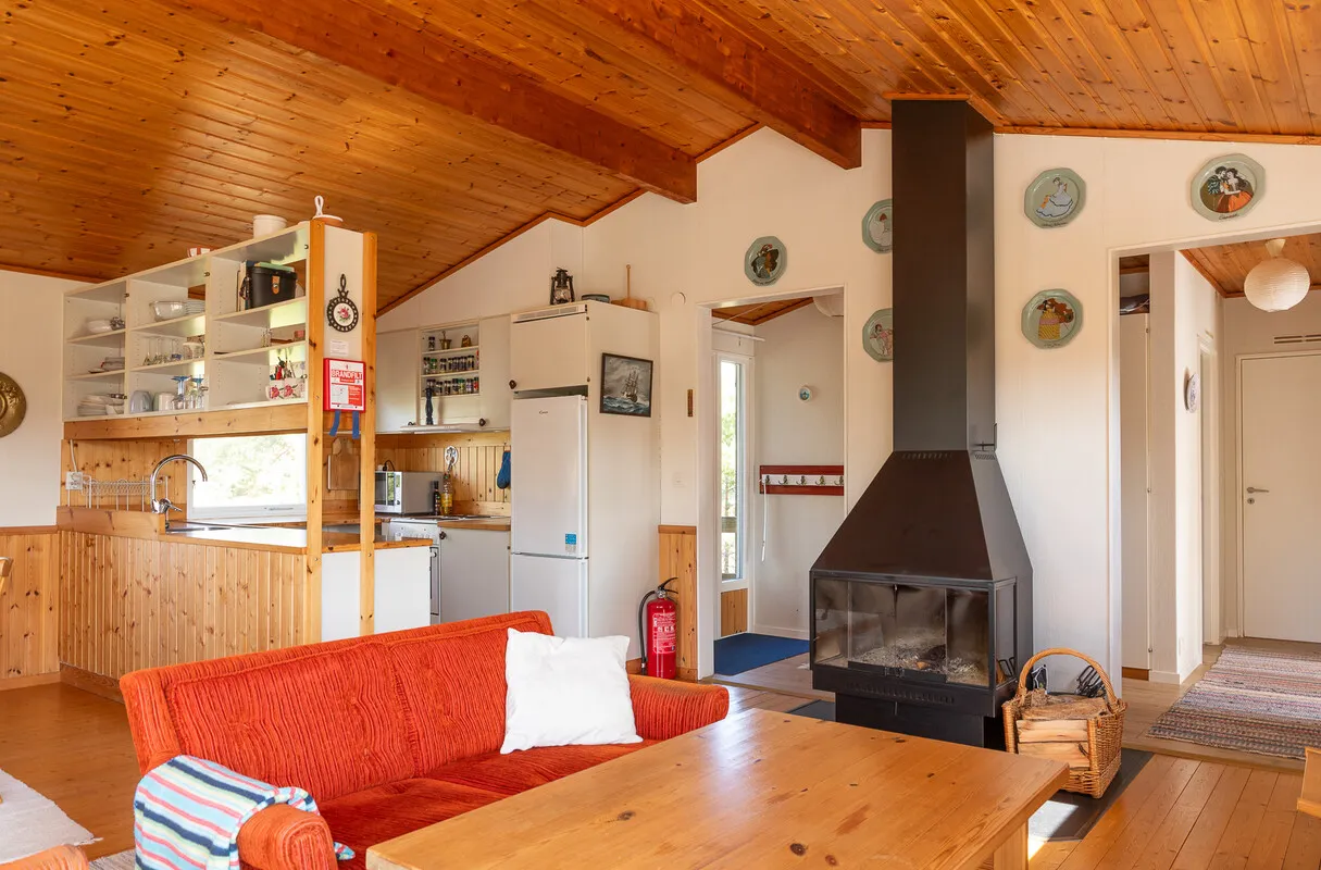 1970s Swedish Island House with Expansive Garden and Terrace - View image 15 of 48