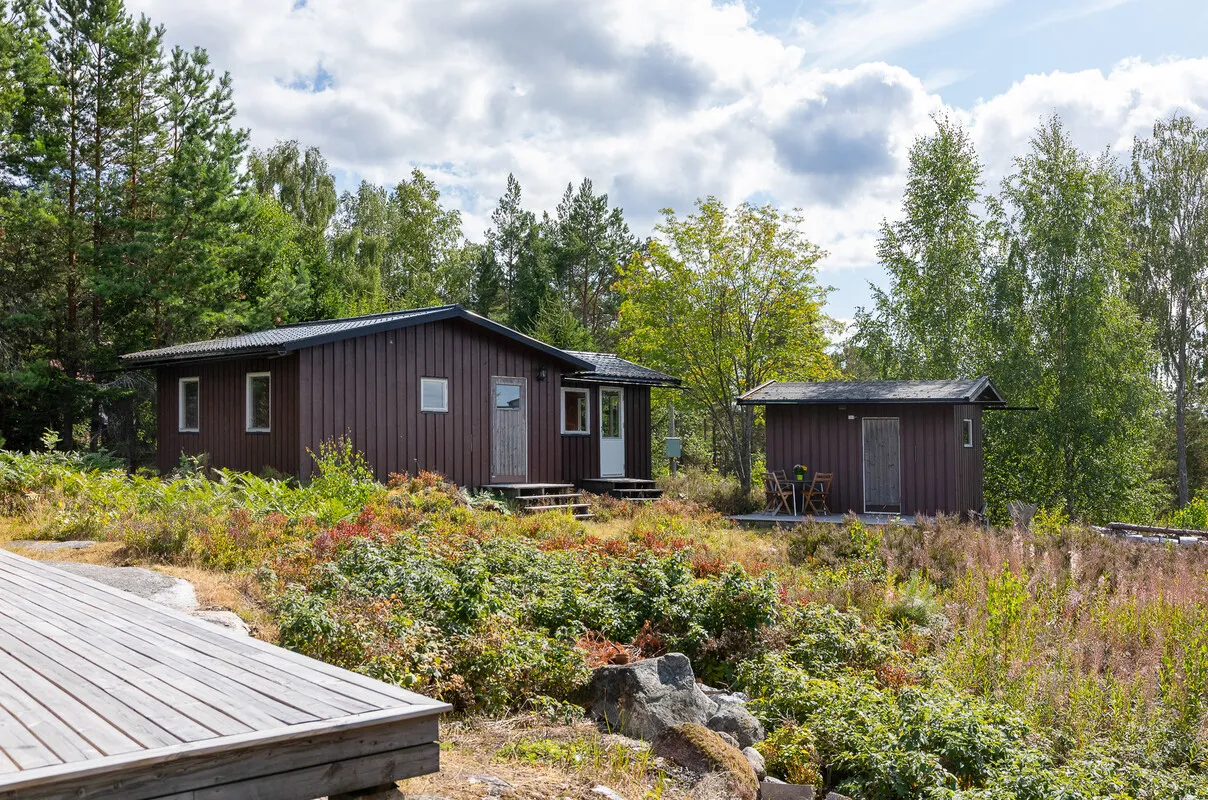 1970s Swedish Island House with Expansive Garden and Terrace - View image 25 of 48