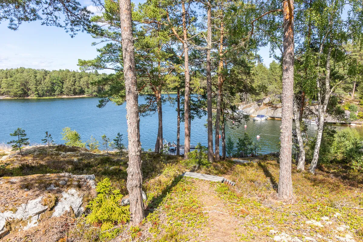 1970s Swedish Island House with Expansive Garden and Terrace - View image 41 of 48