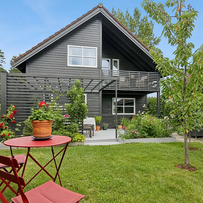 Spacious 4-Bedroom Family Home with Expansive Grounds in Hønefoss, Norway