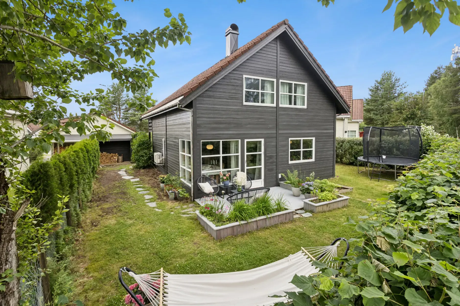 Romslig enebolig med 4 soverom og stor tomt i Hønefoss, Norge - Image 2