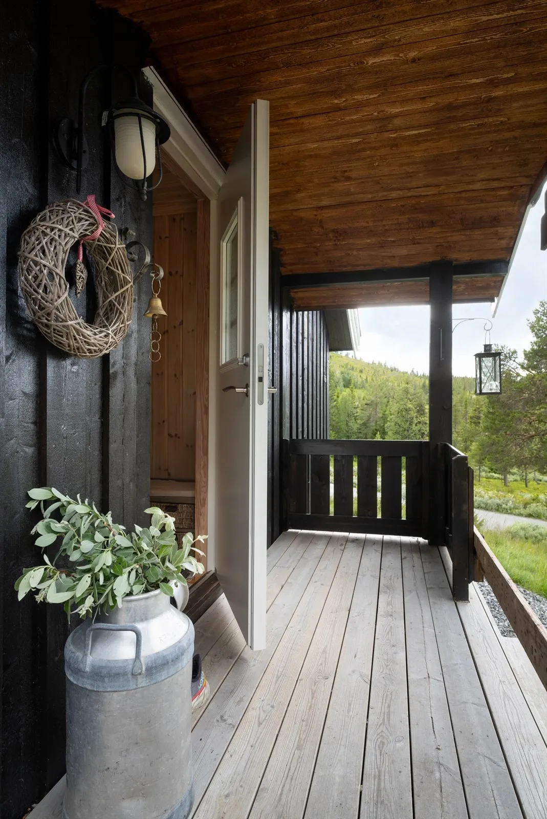 1965 Cabin in Viken: 4 Bedrooms, Ski Trails and Modern Upgrades - Image 5
