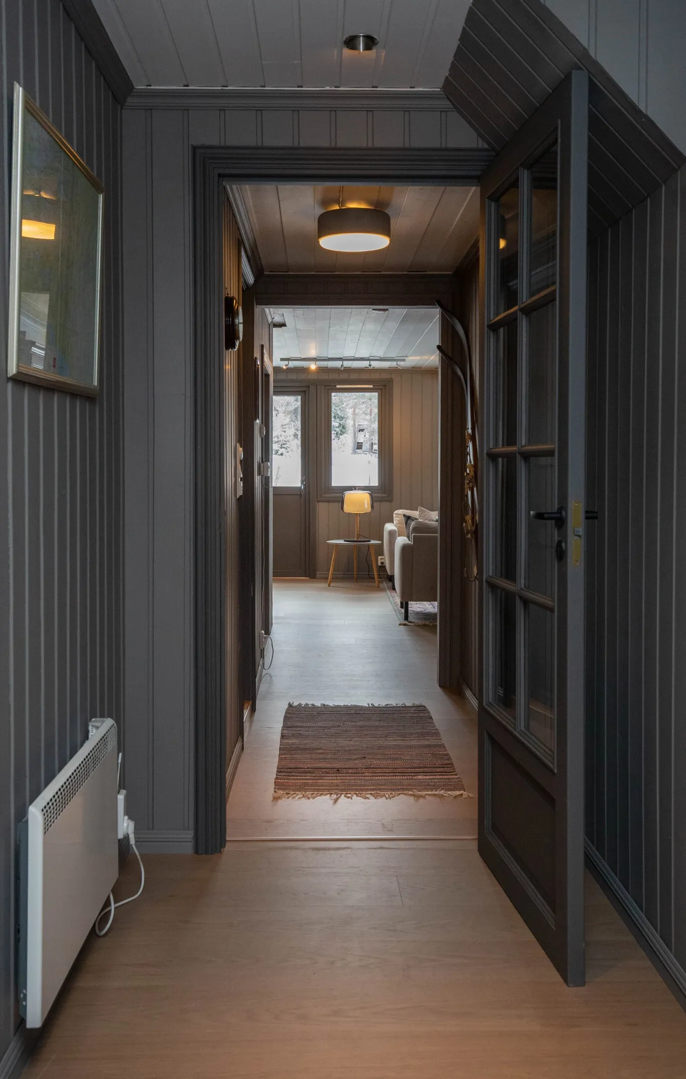1965 Cabin in Viken: 4 Bedrooms, Ski Trails and Modern Upgrades - View image 8 of 28
