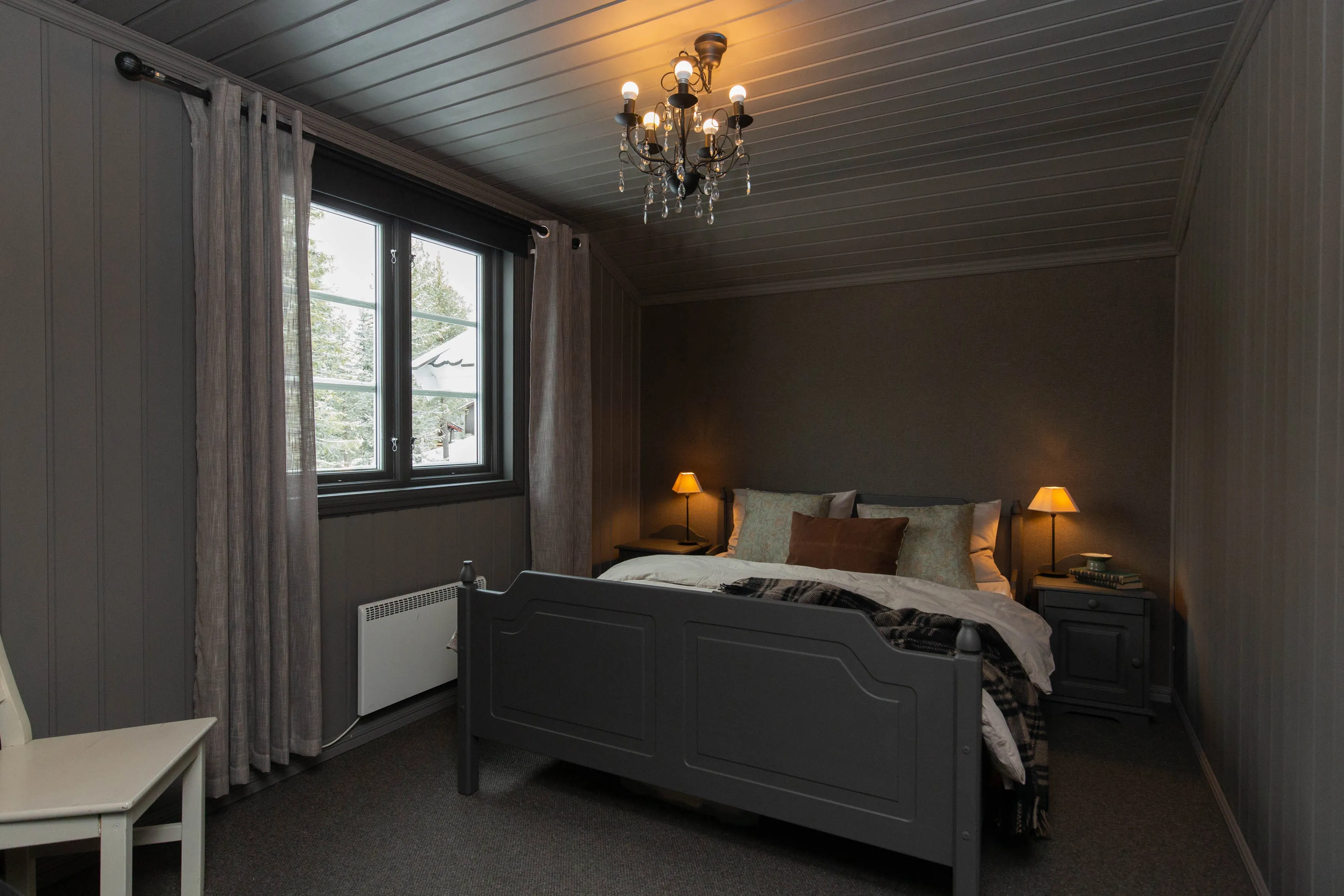 1965 Cabin in Viken: 4 Bedrooms, Ski Trails and Modern Upgrades - View image 16 of 28