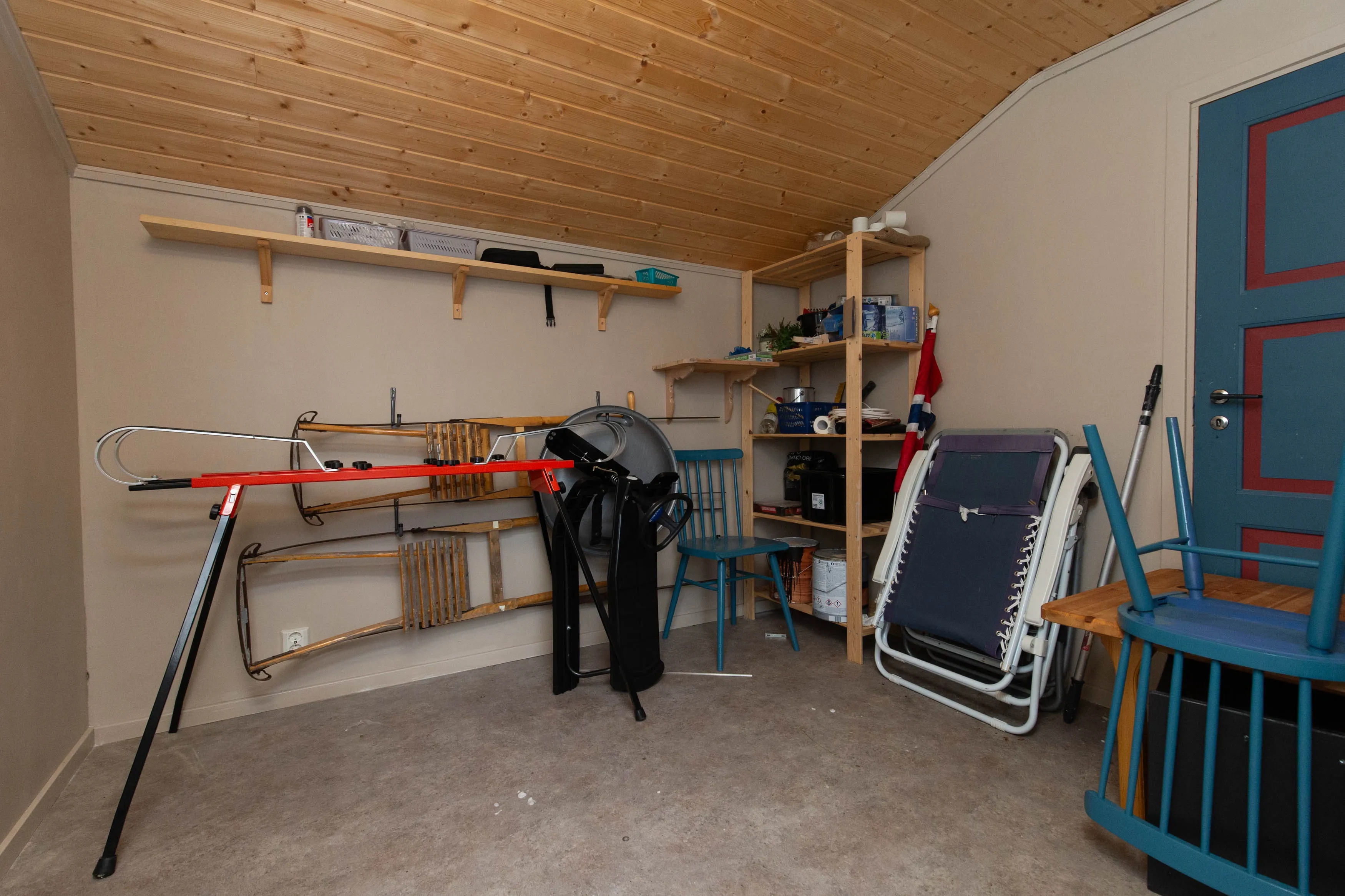 1965 Cabin in Viken: 4 Bedrooms, Ski Trails and Modern Upgrades - View image 26 of 28