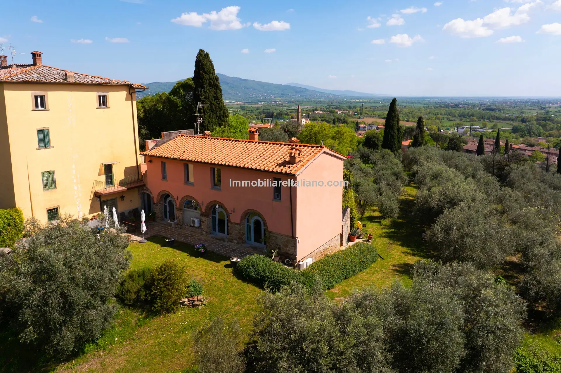Restored Olive Mill with Garden and Olive Grove in Tuscany's Heartland - View image 8 of 50