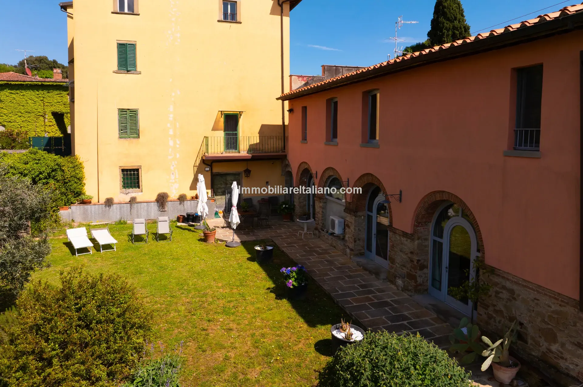 Restored Olive Mill with Garden and Olive Grove in Tuscany's Heartland - View image 12 of 50