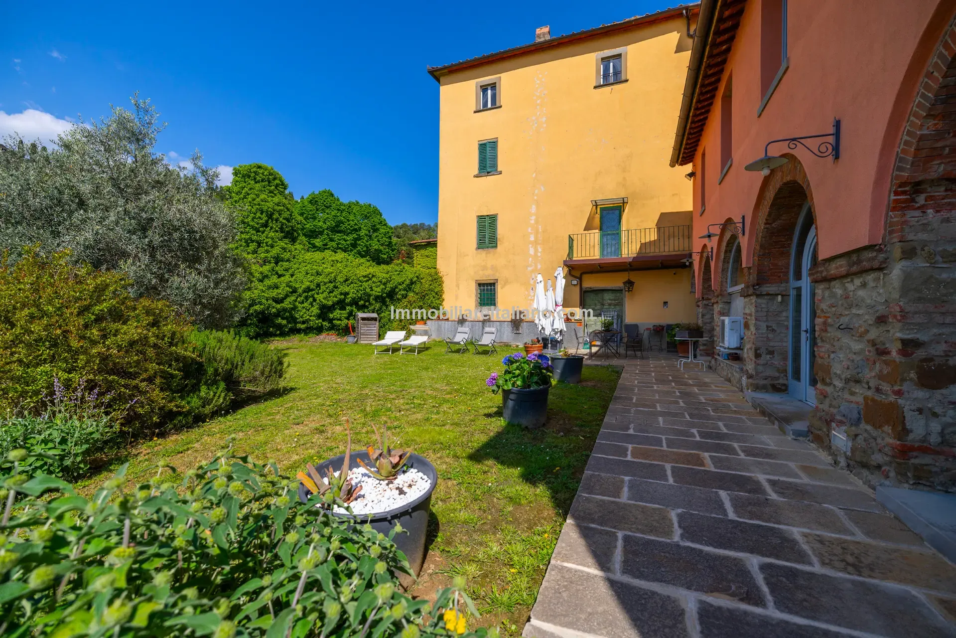 Restored Olive Mill with Garden and Olive Grove in Tuscany's Heartland - View image 17 of 50