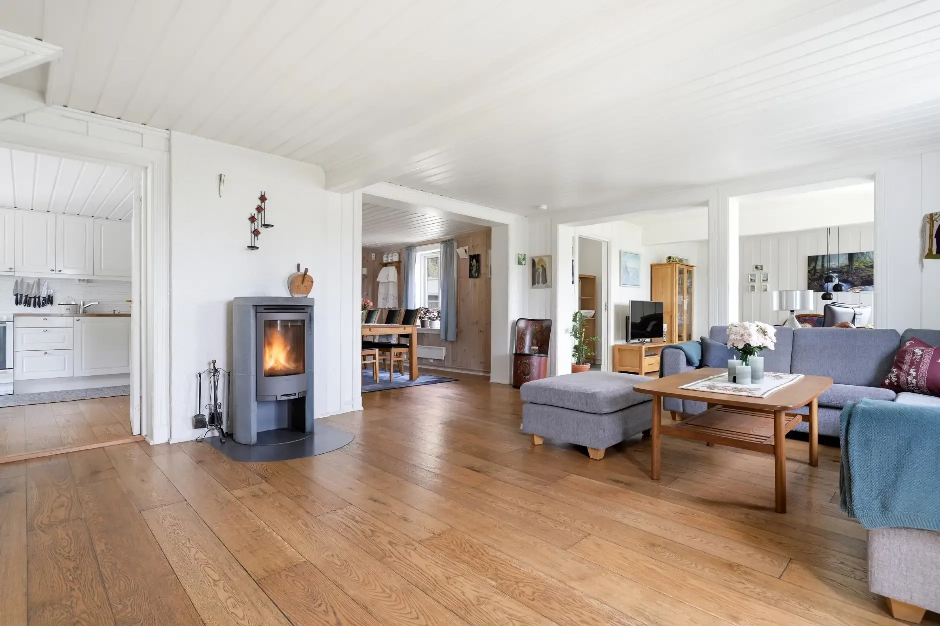 Historic 1850s Norwegian House with Expansive Garden Near Kongsberg - View image 13 of 66