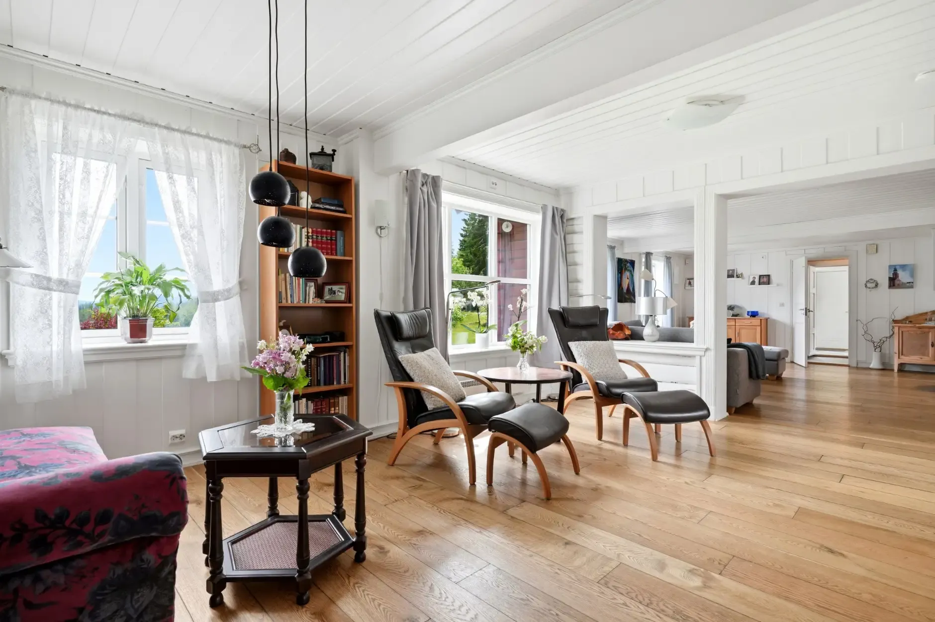 Historic 1850s Norwegian House with Expansive Garden Near Kongsberg - View image 17 of 66