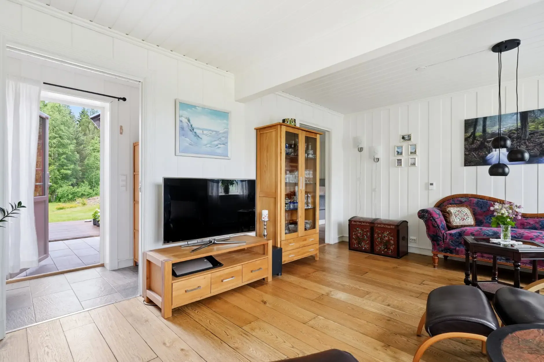 Historic 1850s Norwegian House with Expansive Garden Near Kongsberg - View image 19 of 66