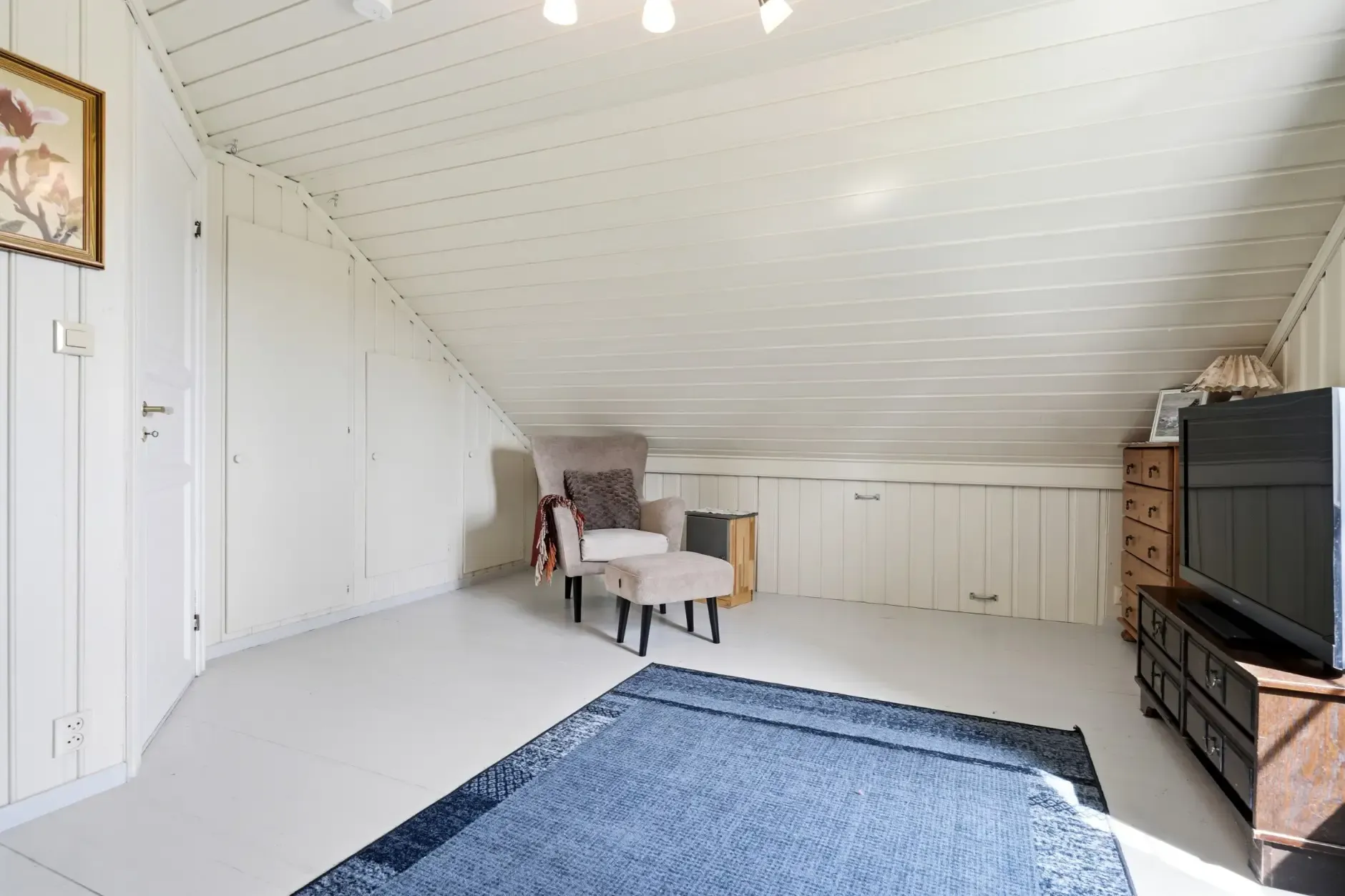 Historic 1850s Norwegian House with Expansive Garden Near Kongsberg - View image 36 of 66