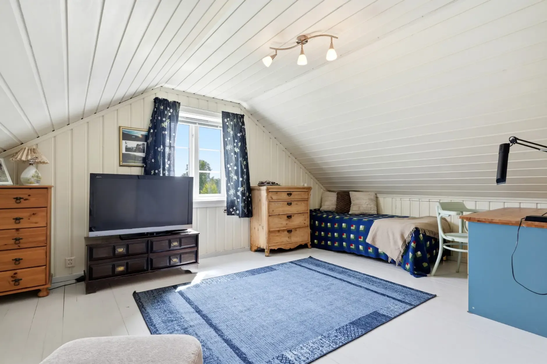 Historic 1850s Norwegian House with Expansive Garden Near Kongsberg - View image 37 of 66