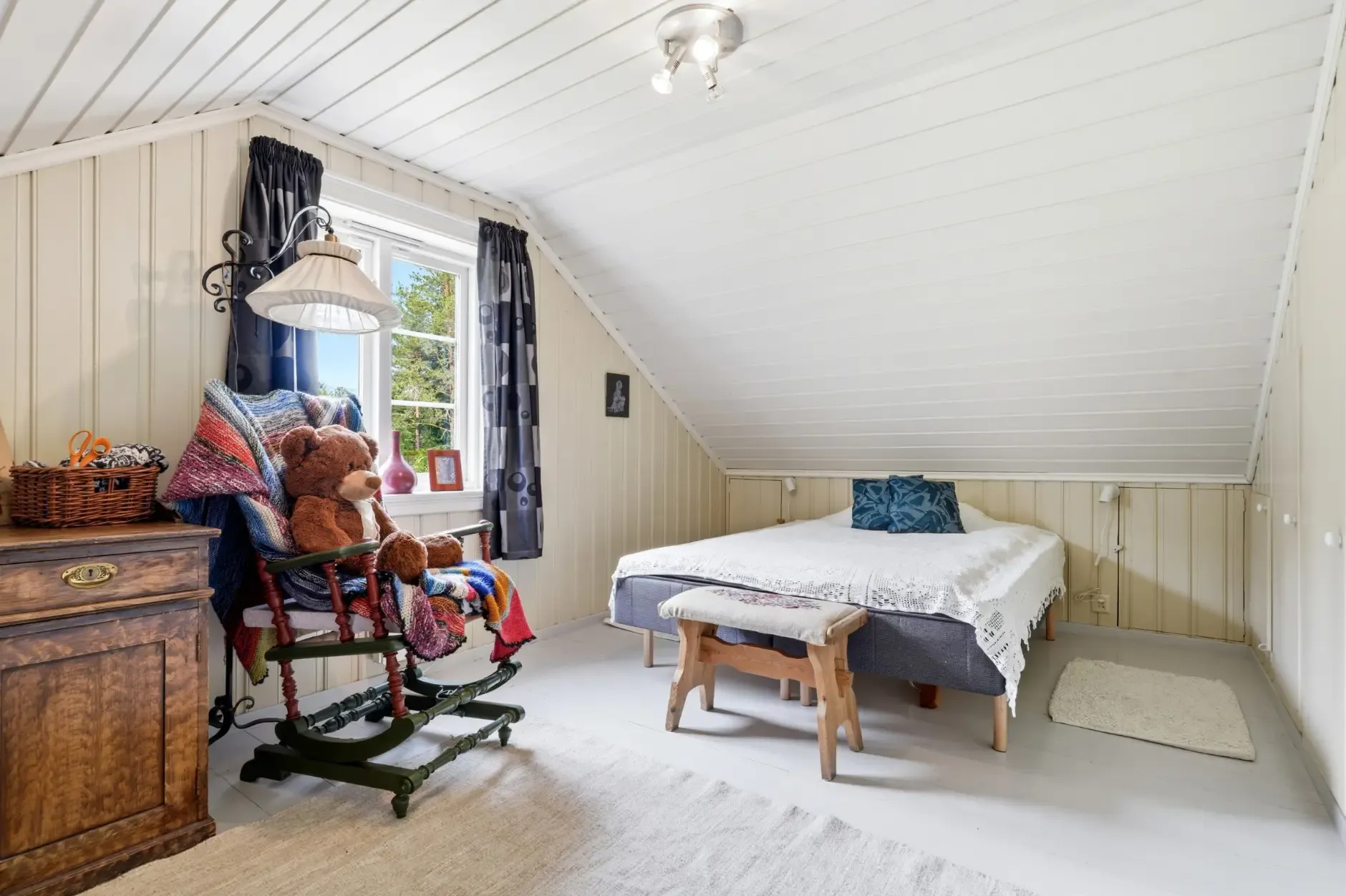 Historic 1850s Norwegian House with Expansive Garden Near Kongsberg - View image 38 of 66