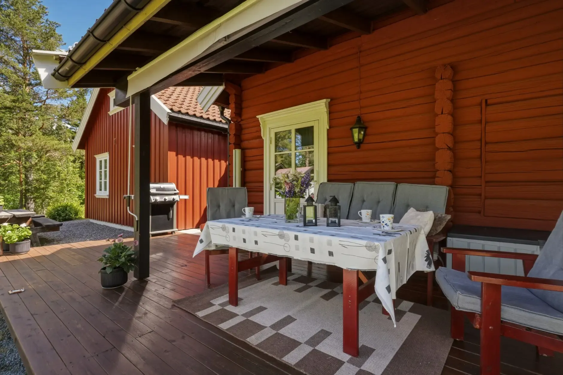 Historic 1850s Norwegian House with Expansive Garden Near Kongsberg - View image 43 of 66