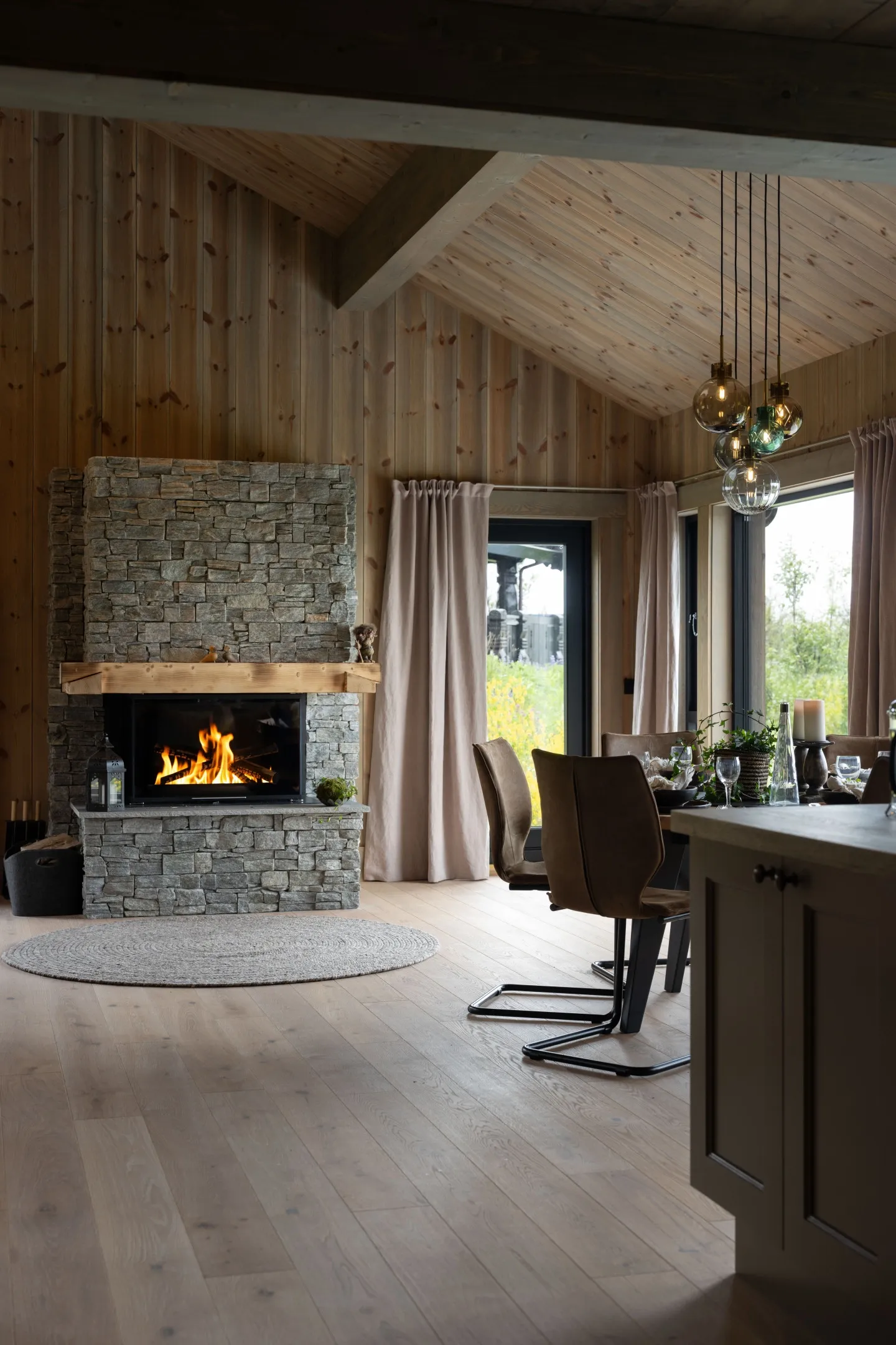 Modern 2-Bedroom Country House in Geilo Featuring Terrace & Scenic Views - Image 4
