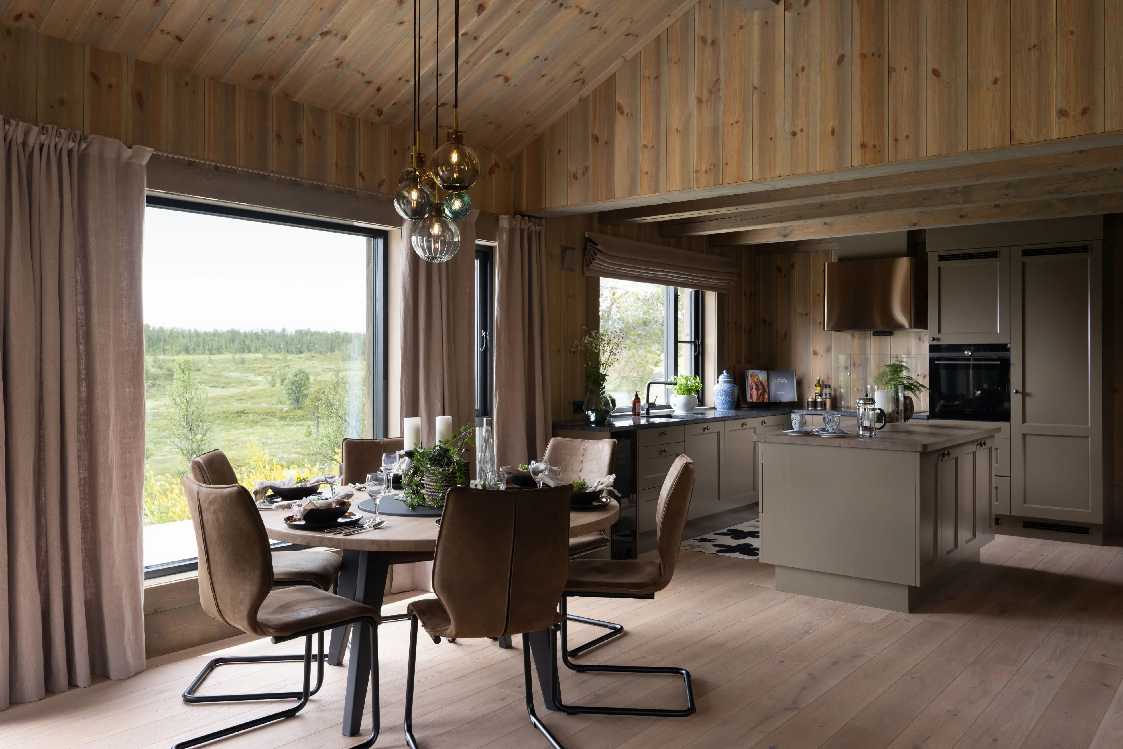 Modern 2-Bedroom Country House in Geilo Featuring Terrace & Scenic Views - View image 8 of 24