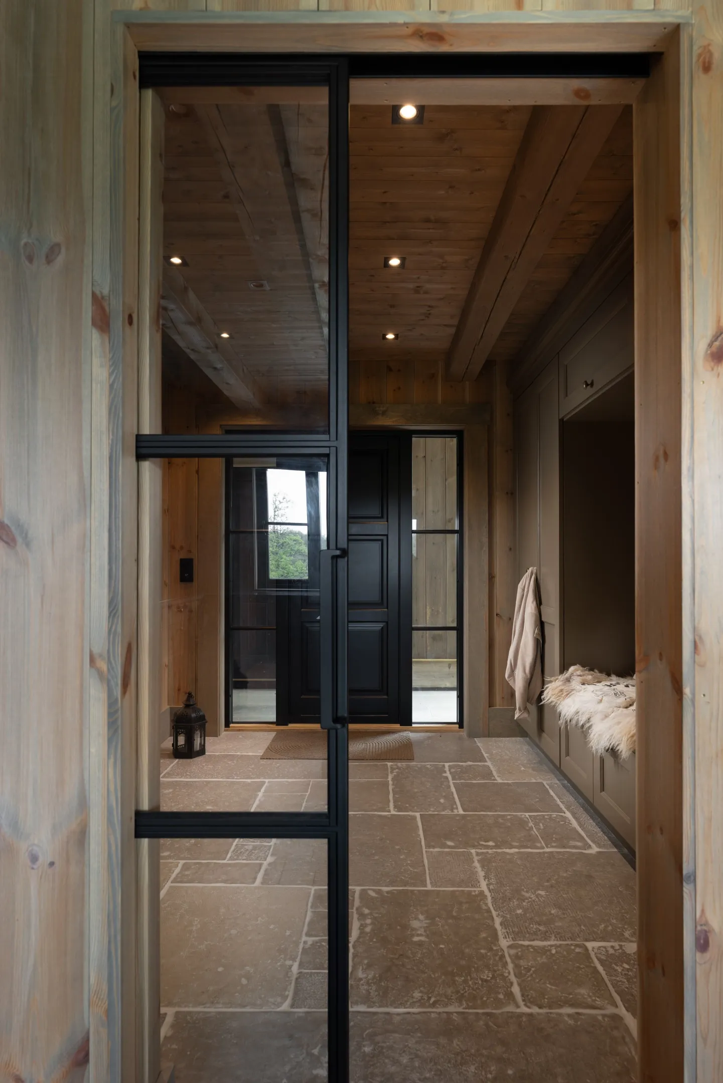 Modern 2-Bedroom Country House in Geilo Featuring Terrace & Scenic Views - View image 15 of 24