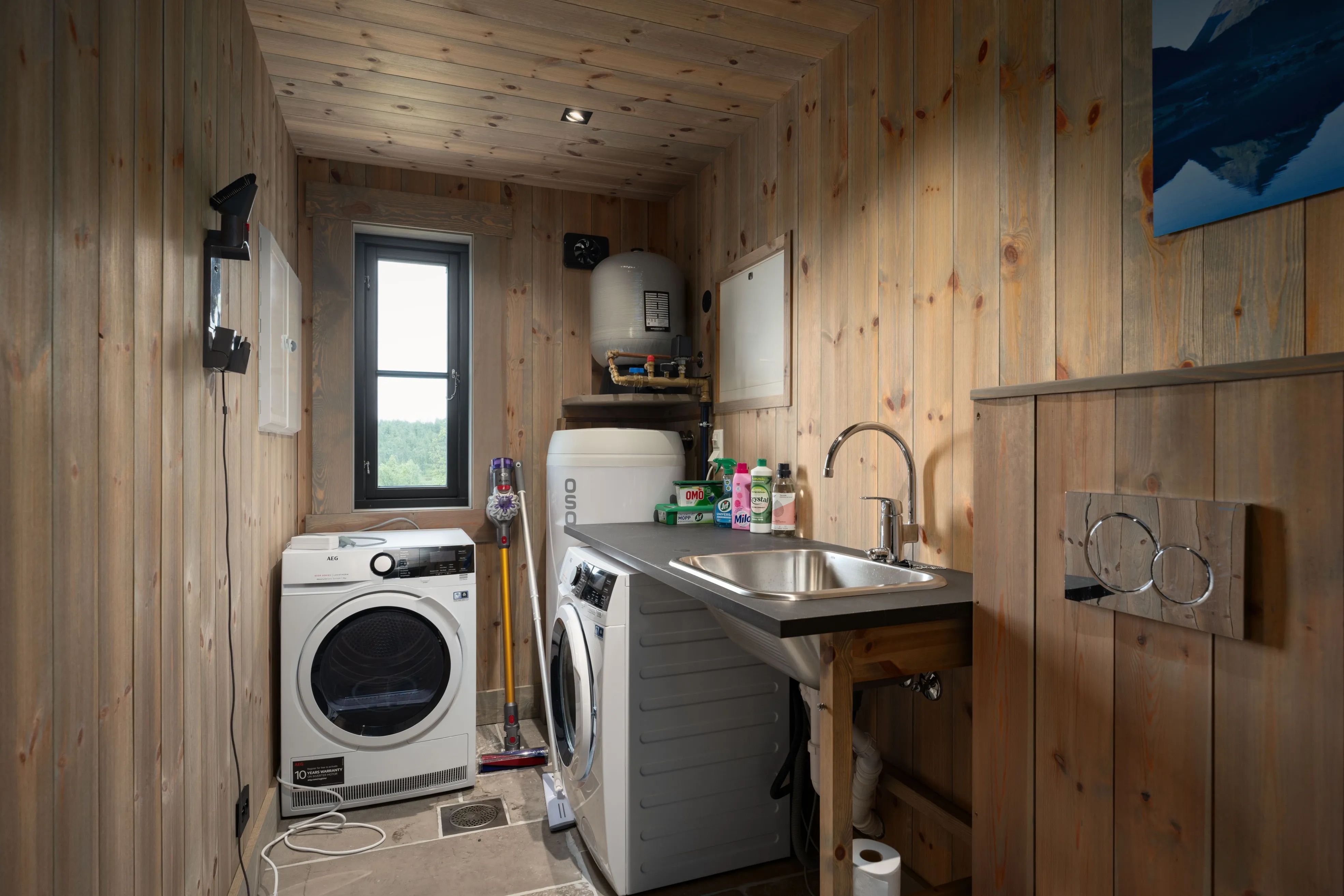Modern 2-Bedroom Country House in Geilo Featuring Terrace & Scenic Views - View image 17 of 24