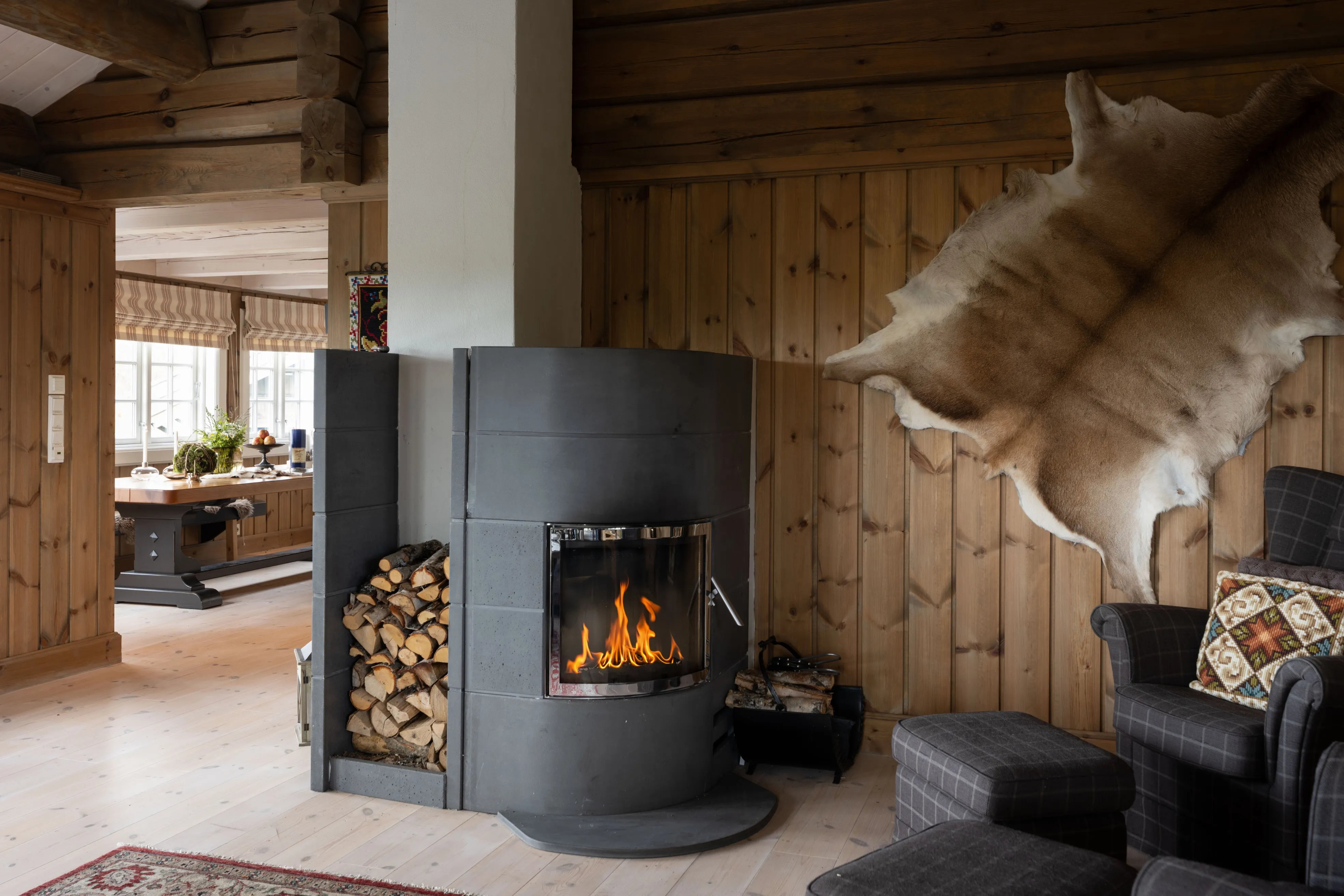 Contemporary 4-Bedroom Cabin in Geilo with Sauna and Scenic Terrace - View image 6 of 41