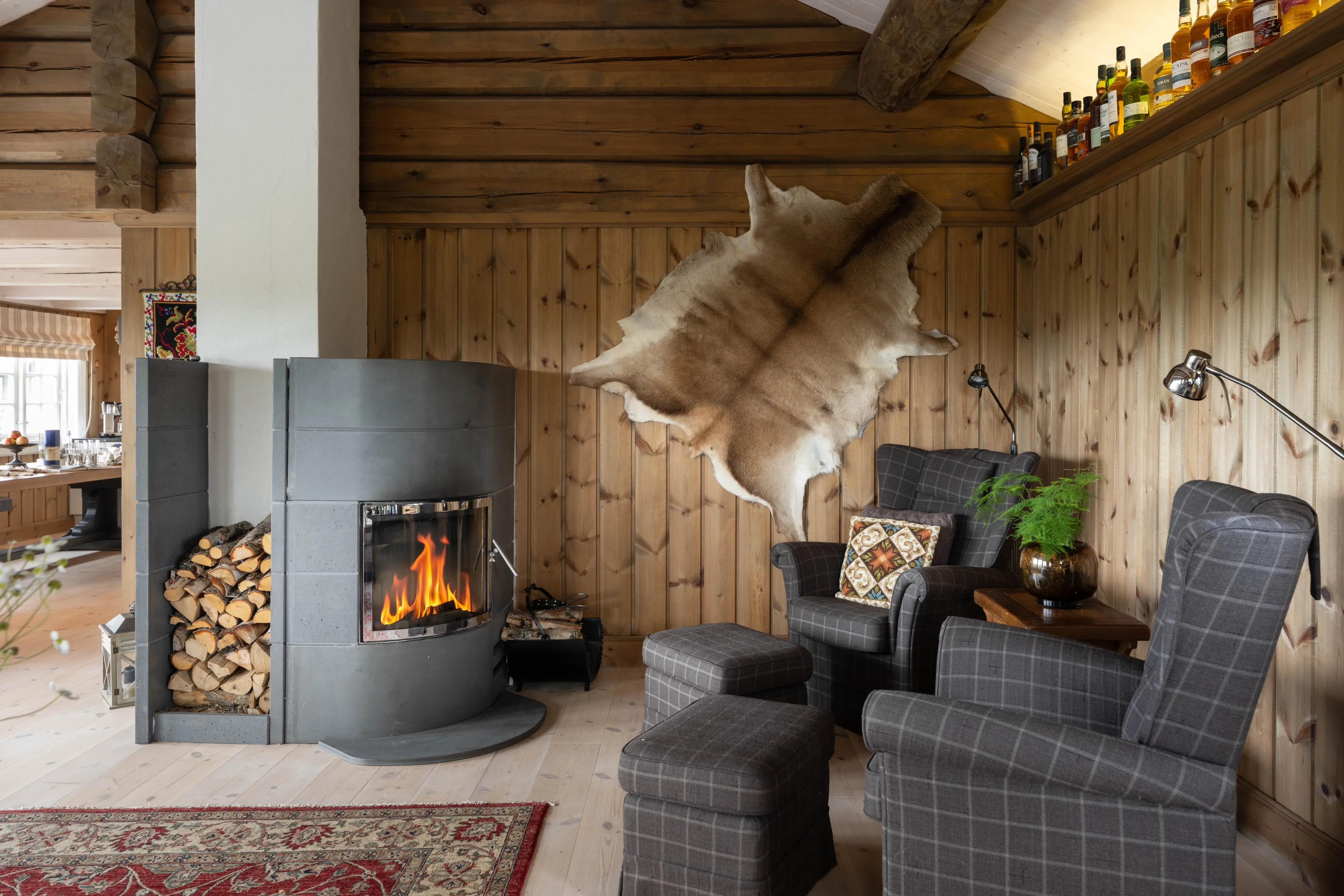 Contemporary 4-Bedroom Cabin in Geilo with Sauna and Scenic Terrace - View image 7 of 41