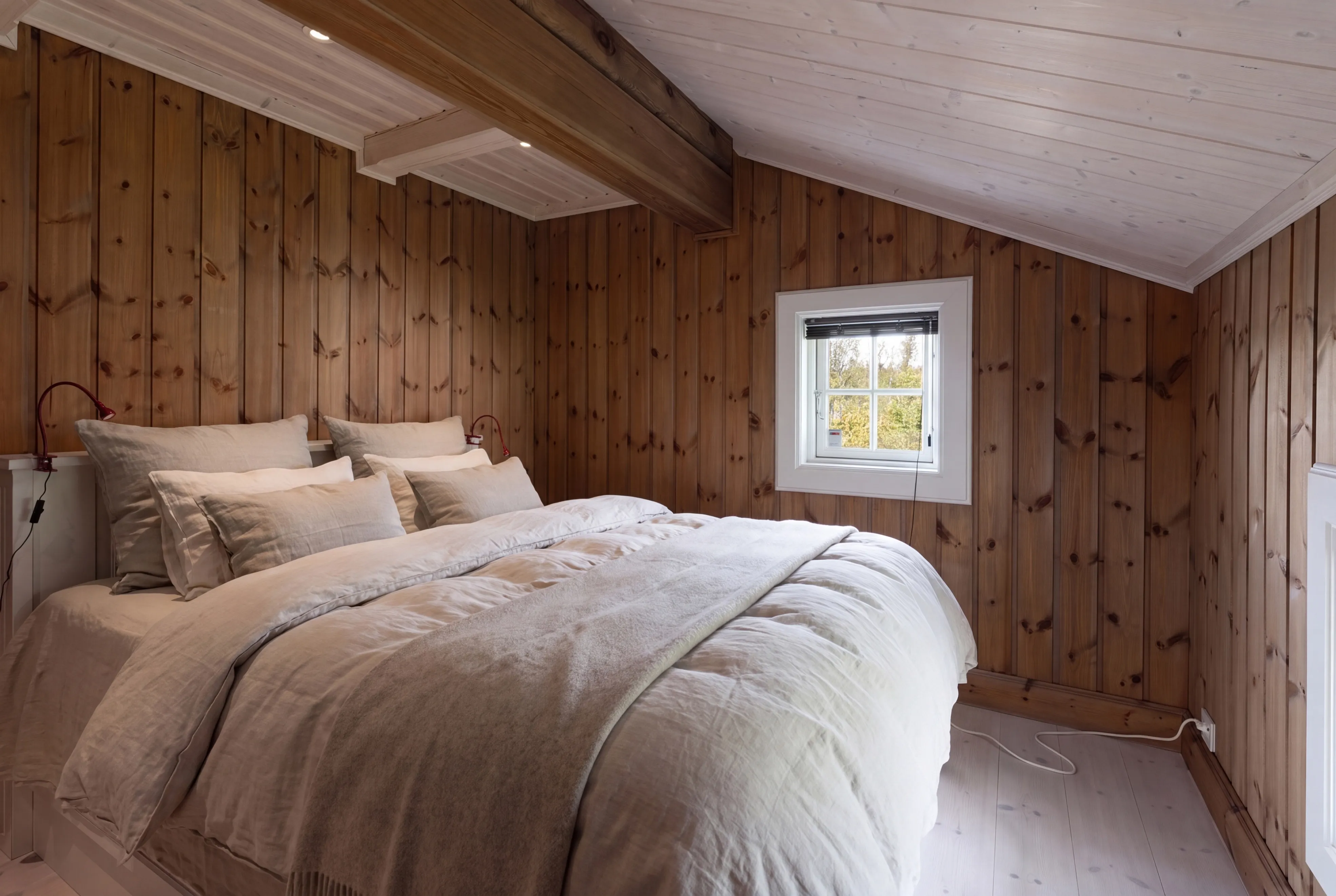 Contemporary 4-Bedroom Cabin in Geilo with Sauna and Scenic Terrace - View image 14 of 41