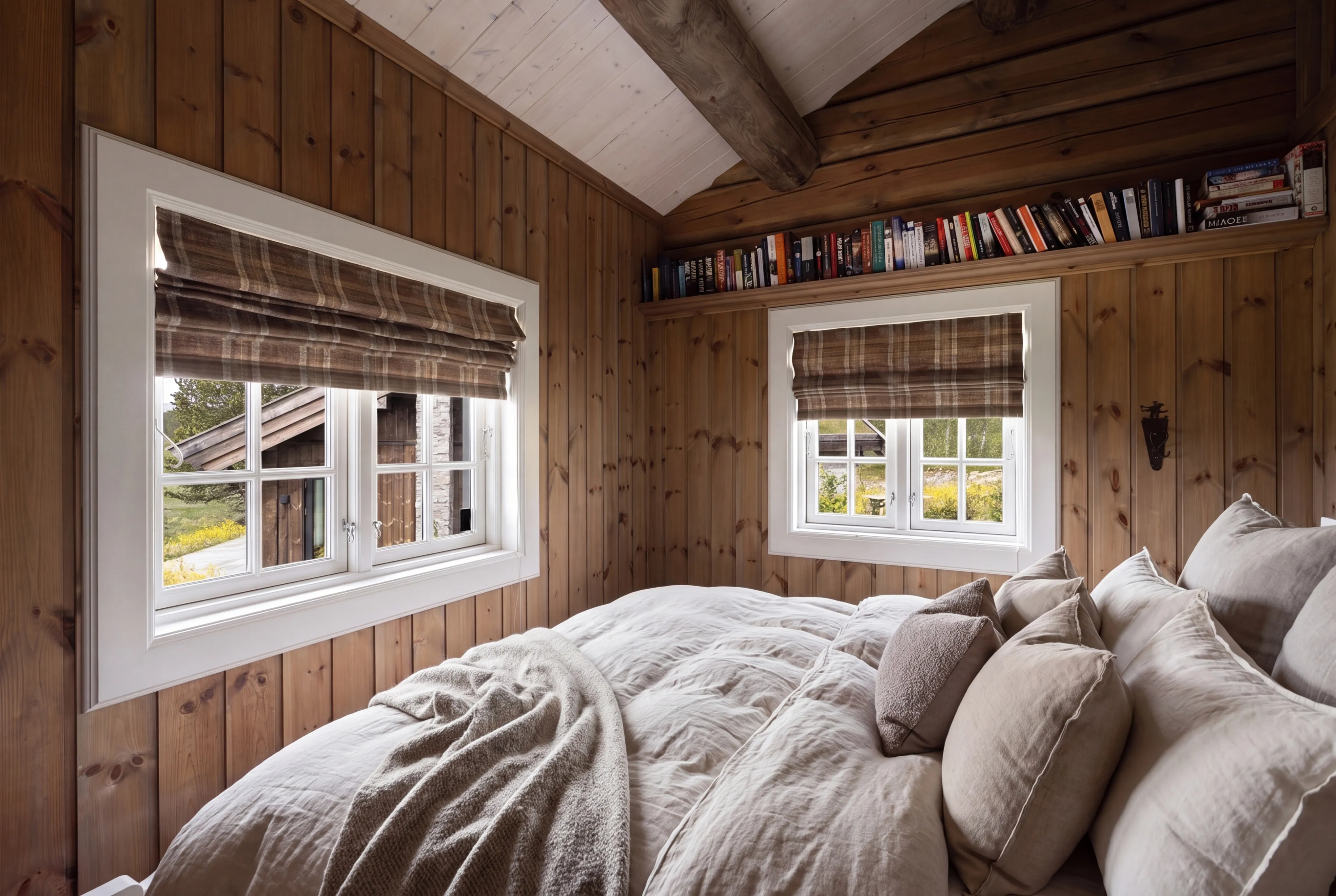 Contemporary 4-Bedroom Cabin in Geilo with Sauna and Scenic Terrace - View image 16 of 41