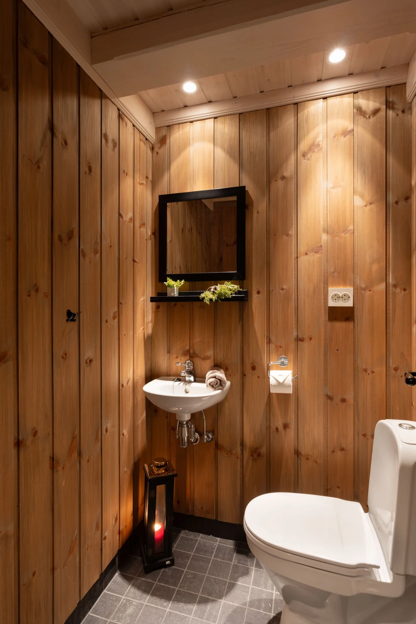 Contemporary 4-Bedroom Cabin in Geilo with Sauna and Scenic Terrace - View image 18 of 41