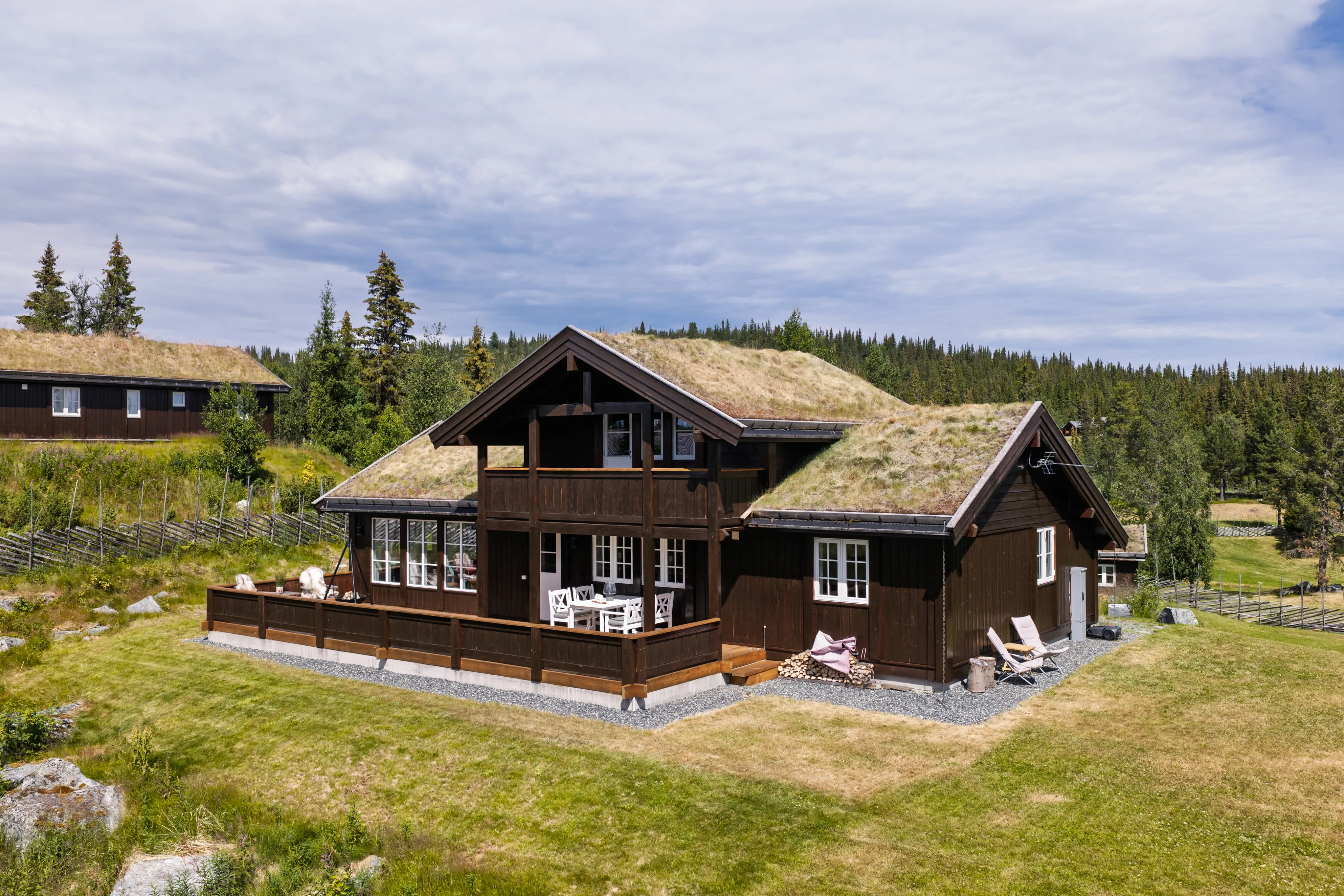 Contemporary 4-Bedroom Family Home in Gol, Norway with Expansive Outdoor Space - Image 2