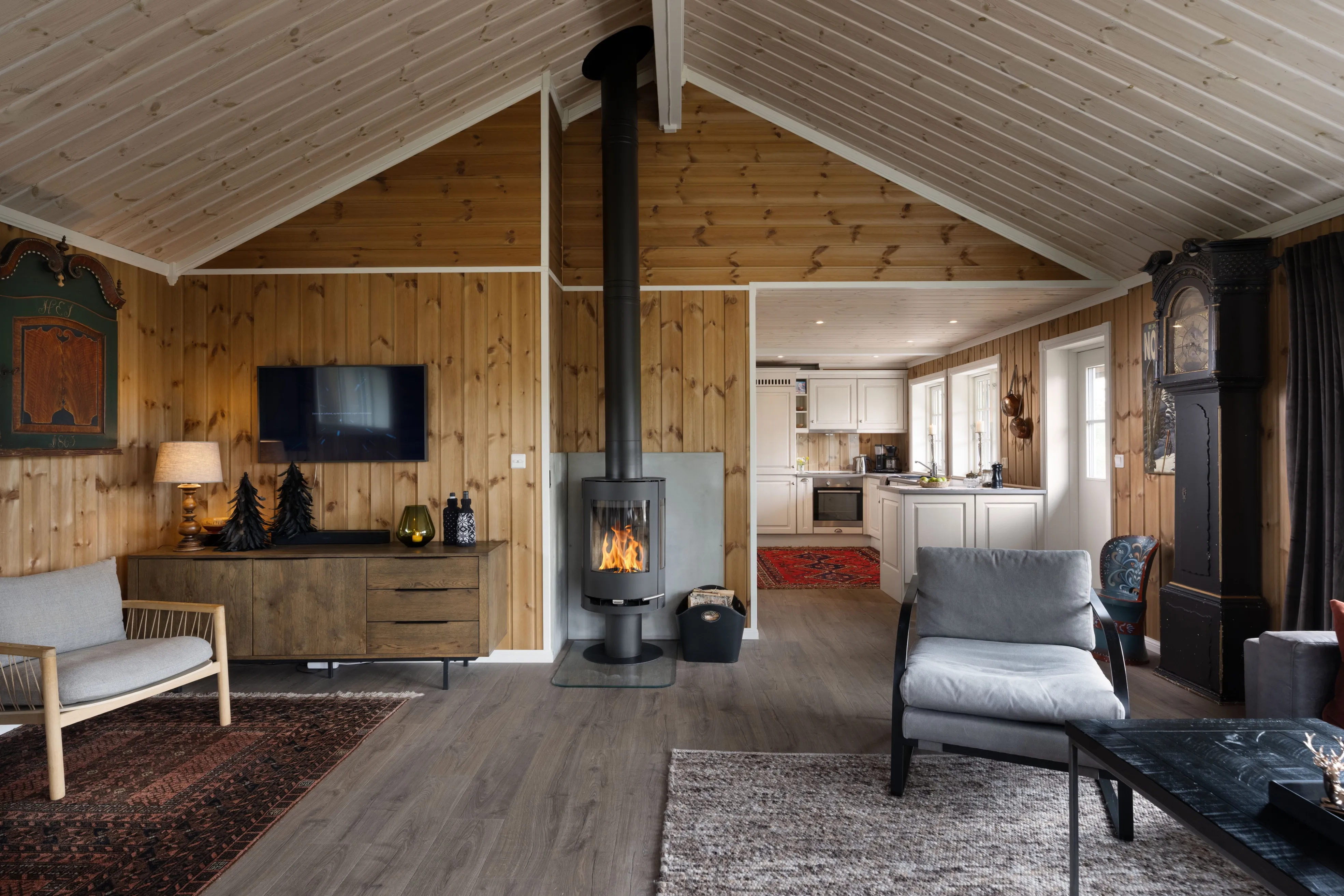 Contemporary 4-Bedroom Family Home in Gol, Norway with Expansive Outdoor Space - View image 6 of 51