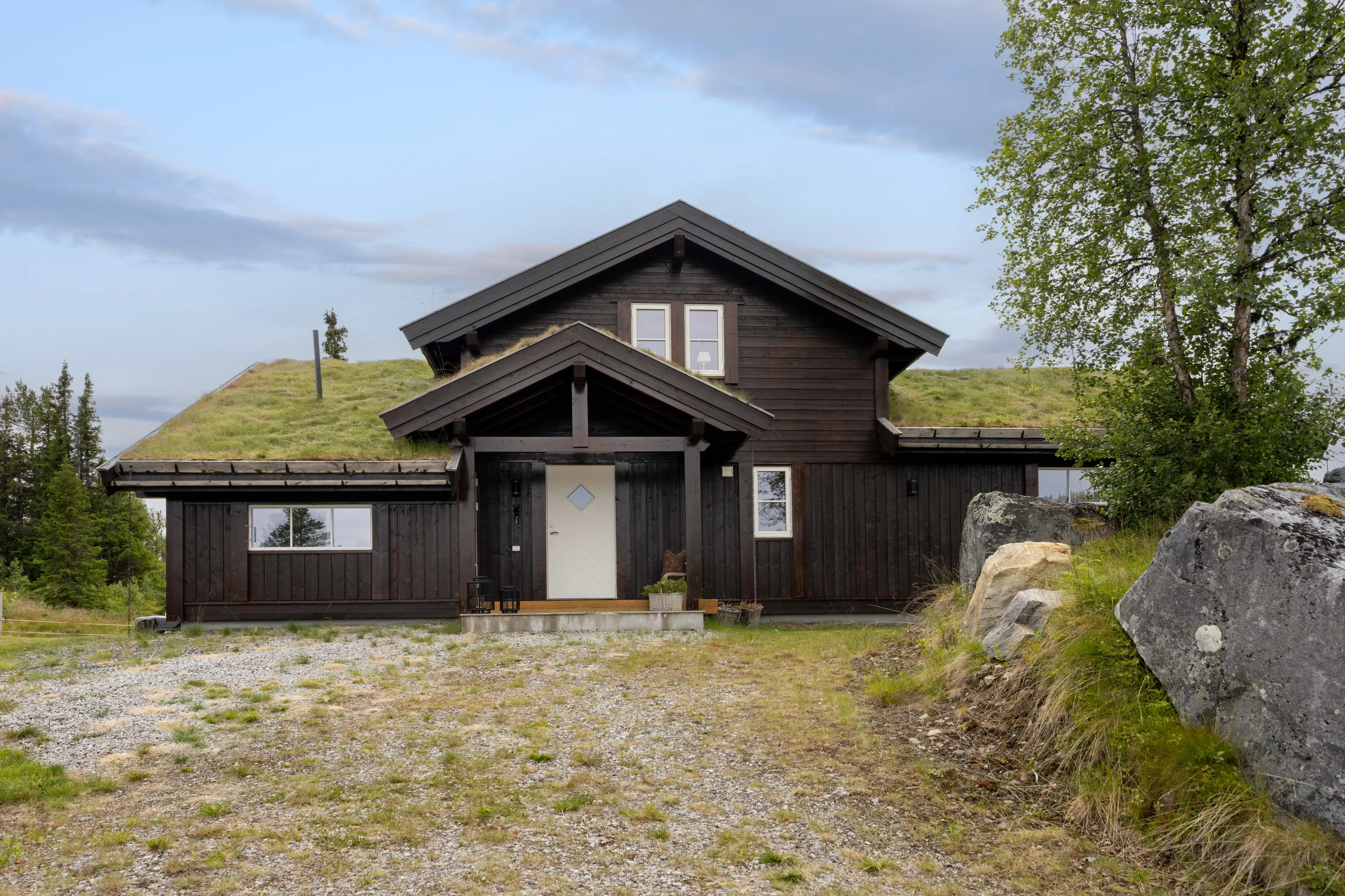 Contemporary 4-Bedroom Family Home in Gol, Norway with Expansive Outdoor Space - View image 32 of 51