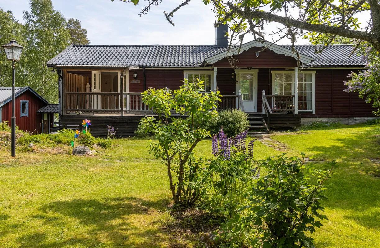 1950s Swedish House with Garden and Water Views in Rådmansö - View image 7 of 46
