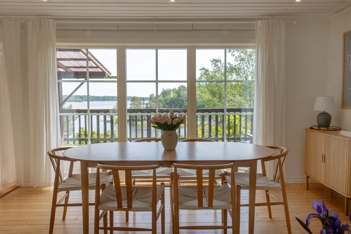 1950s Swedish House with Garden and Water Views in Rådmansö - View image 12 of 46