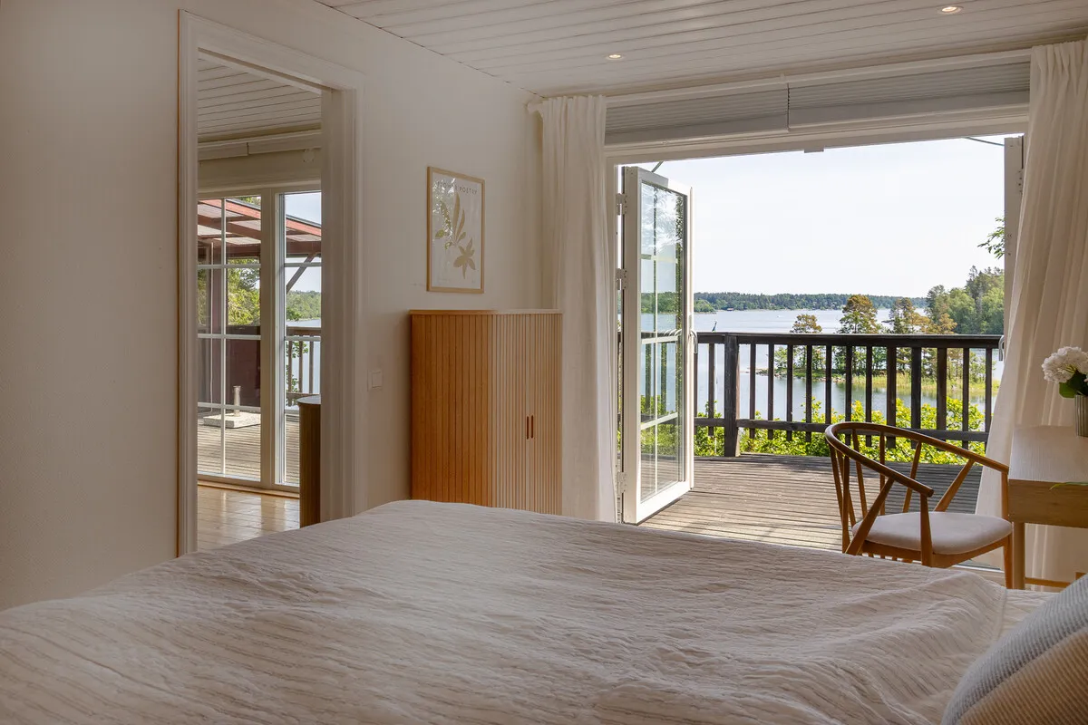 1950s Swedish House with Garden and Water Views in Rådmansö - View image 16 of 46