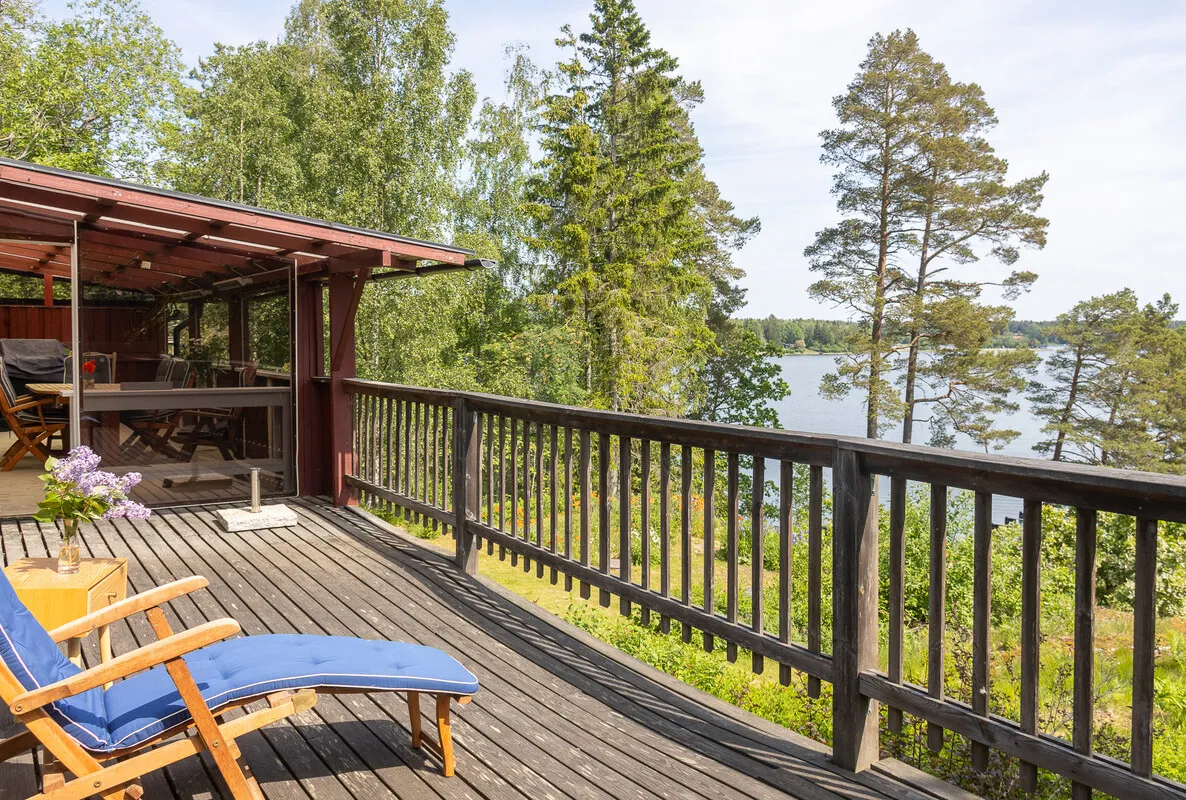 1950s Swedish House with Garden and Water Views in Rådmansö - View image 28 of 46
