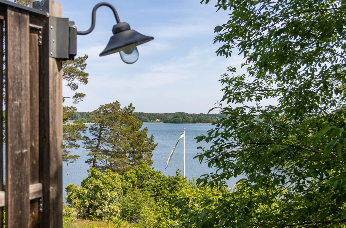 1950s Swedish House with Garden and Water Views in Rådmansö - View image 34 of 46