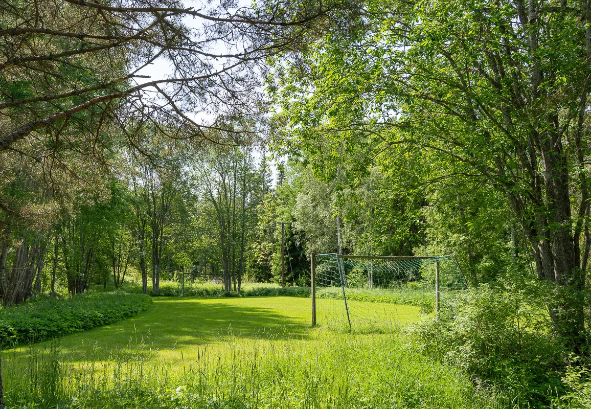 1950s Swedish House with Garden and Water Views in Rådmansö - View image 38 of 46
