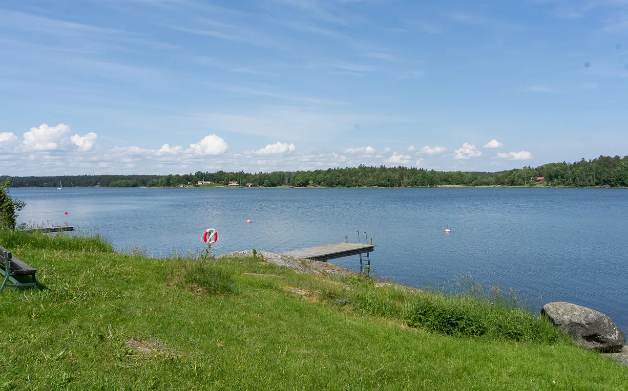 1950s Swedish House with Garden and Water Views in Rådmansö - View image 40 of 46