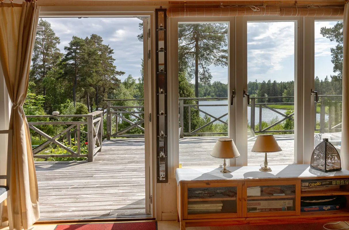 1960s Swedish Retreat with Pool and Terrace in Norrtälje - View image 9 of 31
