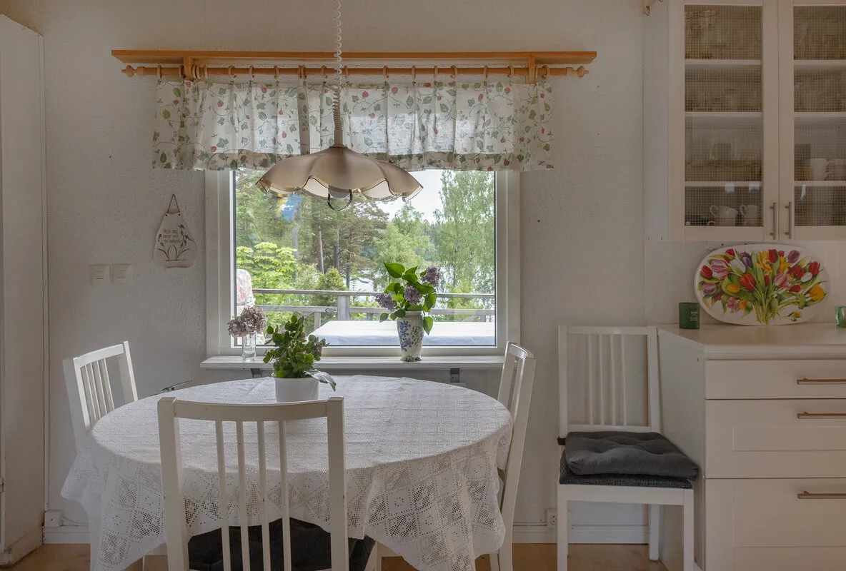1960s Swedish Retreat with Pool and Terrace in Norrtälje - View image 14 of 31